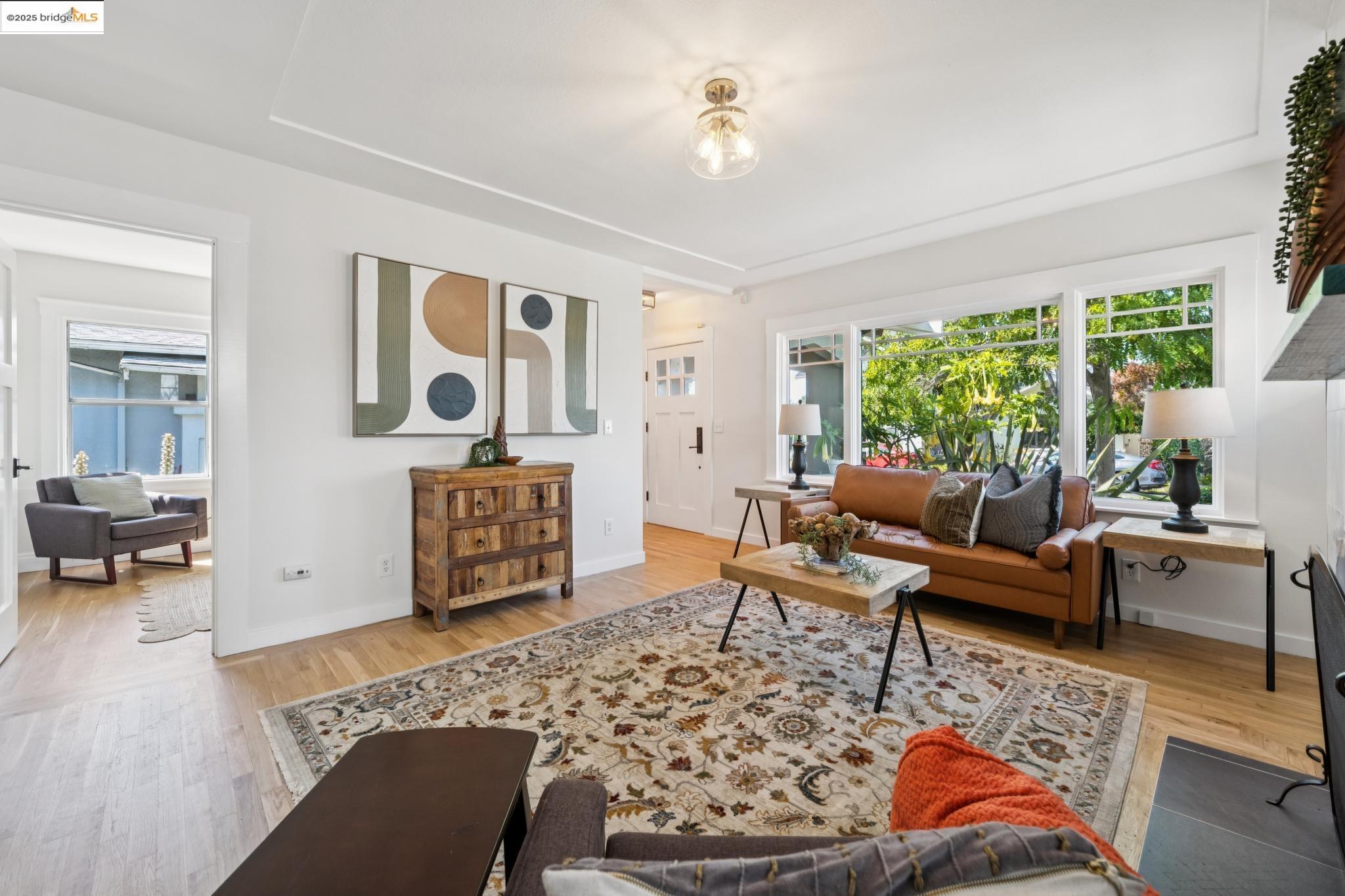Detail Gallery Image 9 of 60 For 1302 Channing Way, Berkeley,  CA 94702 - 3 Beds | 2 Baths