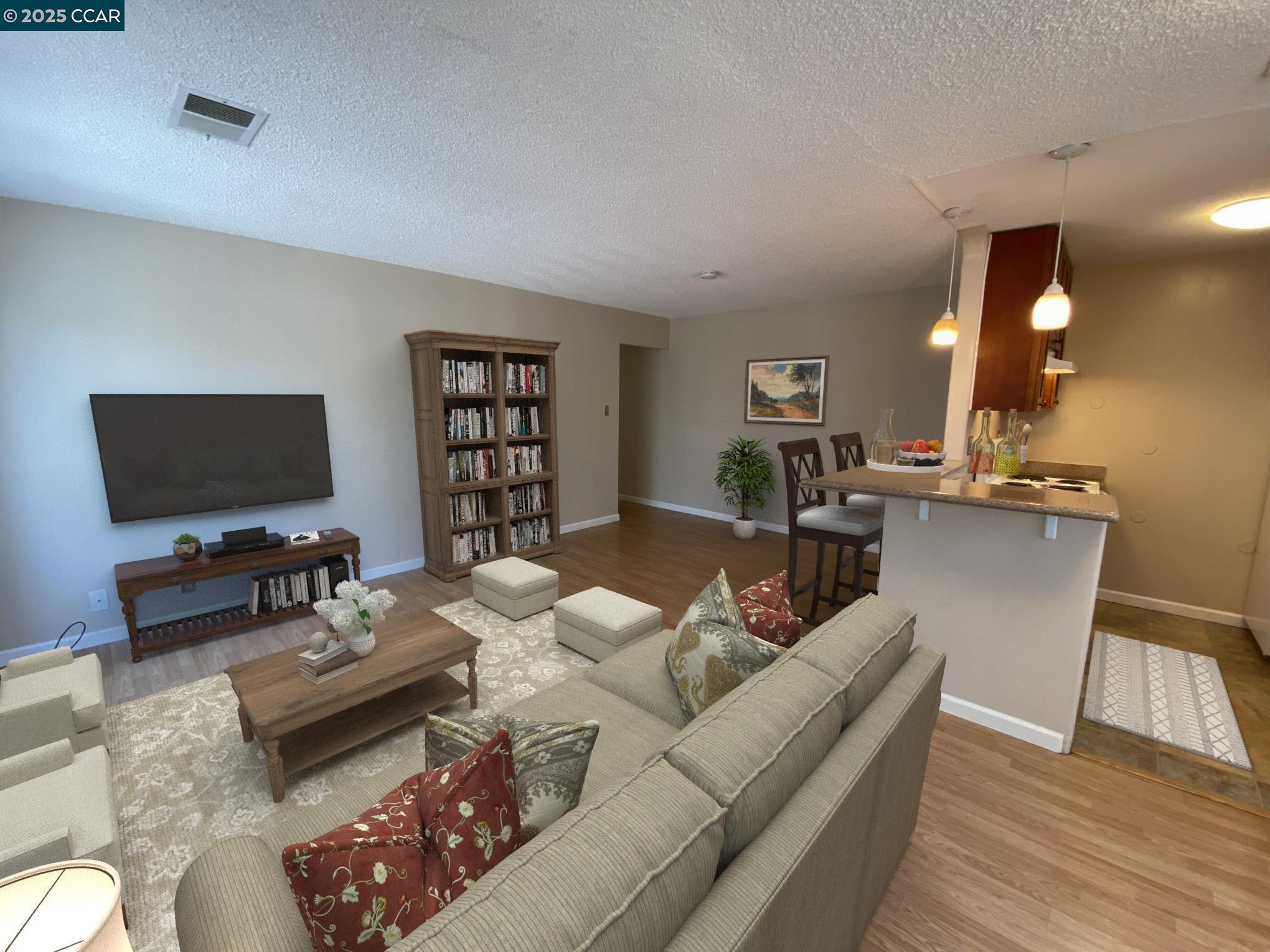 Photo #2: 41107463 Listing 