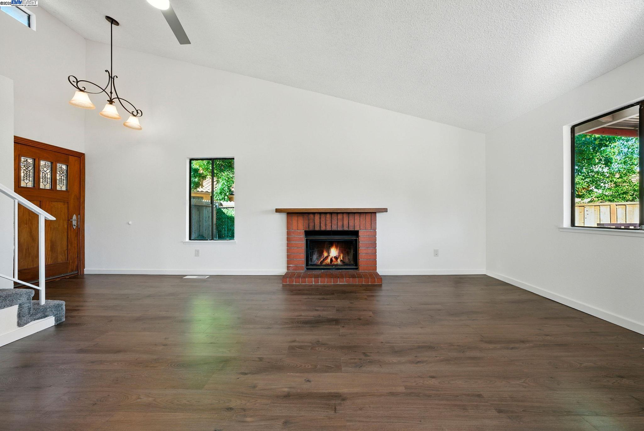 Detail Gallery Image 6 of 58 For 2524 Brazil Ct, Antioch,  CA 94509 - 4 Beds | 3 Baths