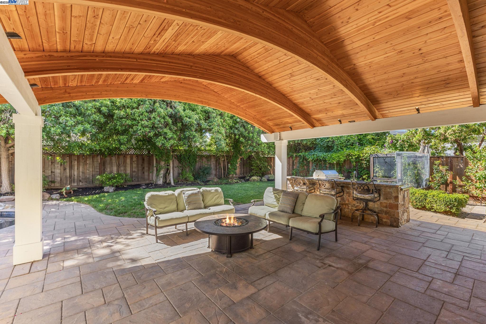 Detail Gallery Image 2 of 60 For 5531 Calico Ln, Pleasanton,  CA 94566 - 5 Beds | 4/1 Baths