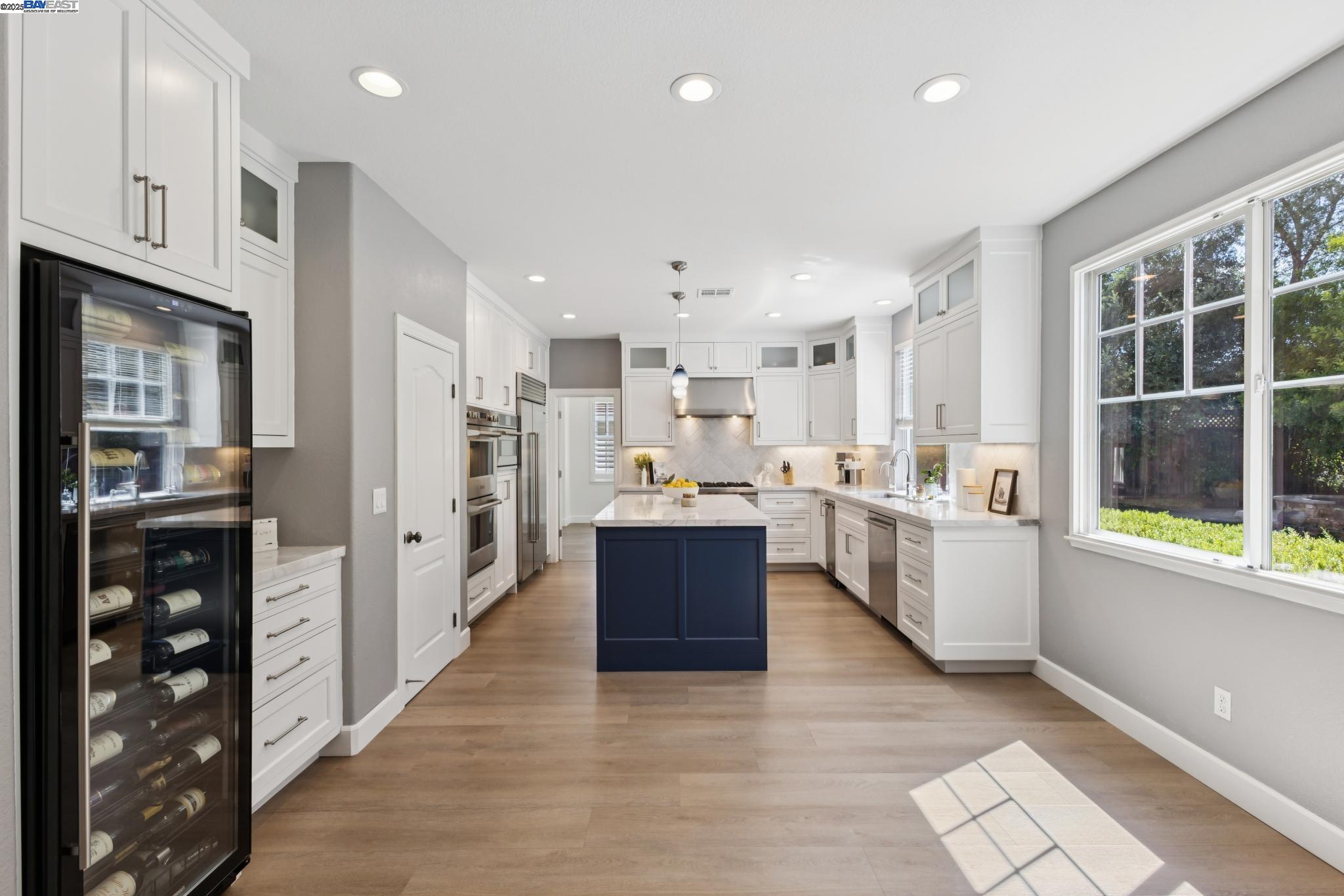 Detail Gallery Image 11 of 60 For 5531 Calico Ln, Pleasanton,  CA 94566 - 5 Beds | 4/1 Baths