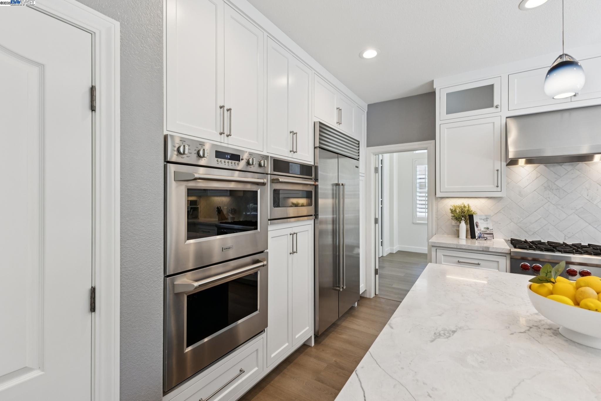 Detail Gallery Image 14 of 60 For 5531 Calico Ln, Pleasanton,  CA 94566 - 5 Beds | 4/1 Baths