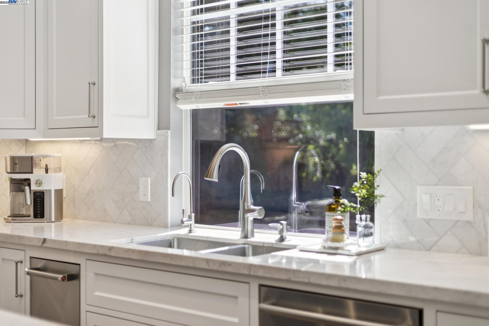 Detail Gallery Image 16 of 60 For 5531 Calico Ln, Pleasanton,  CA 94566 - 5 Beds | 4/1 Baths