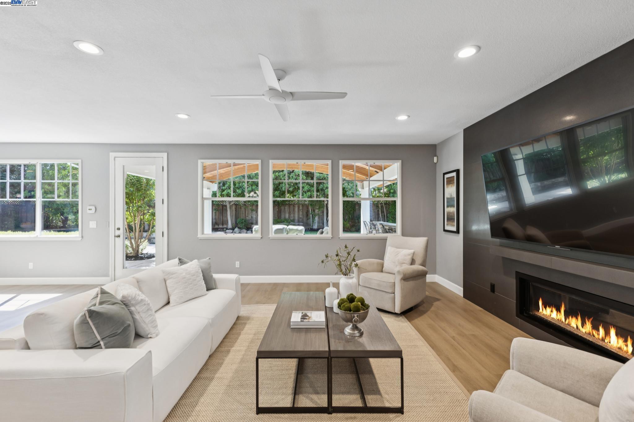 Detail Gallery Image 25 of 60 For 5531 Calico Ln, Pleasanton,  CA 94566 - 5 Beds | 4/1 Baths