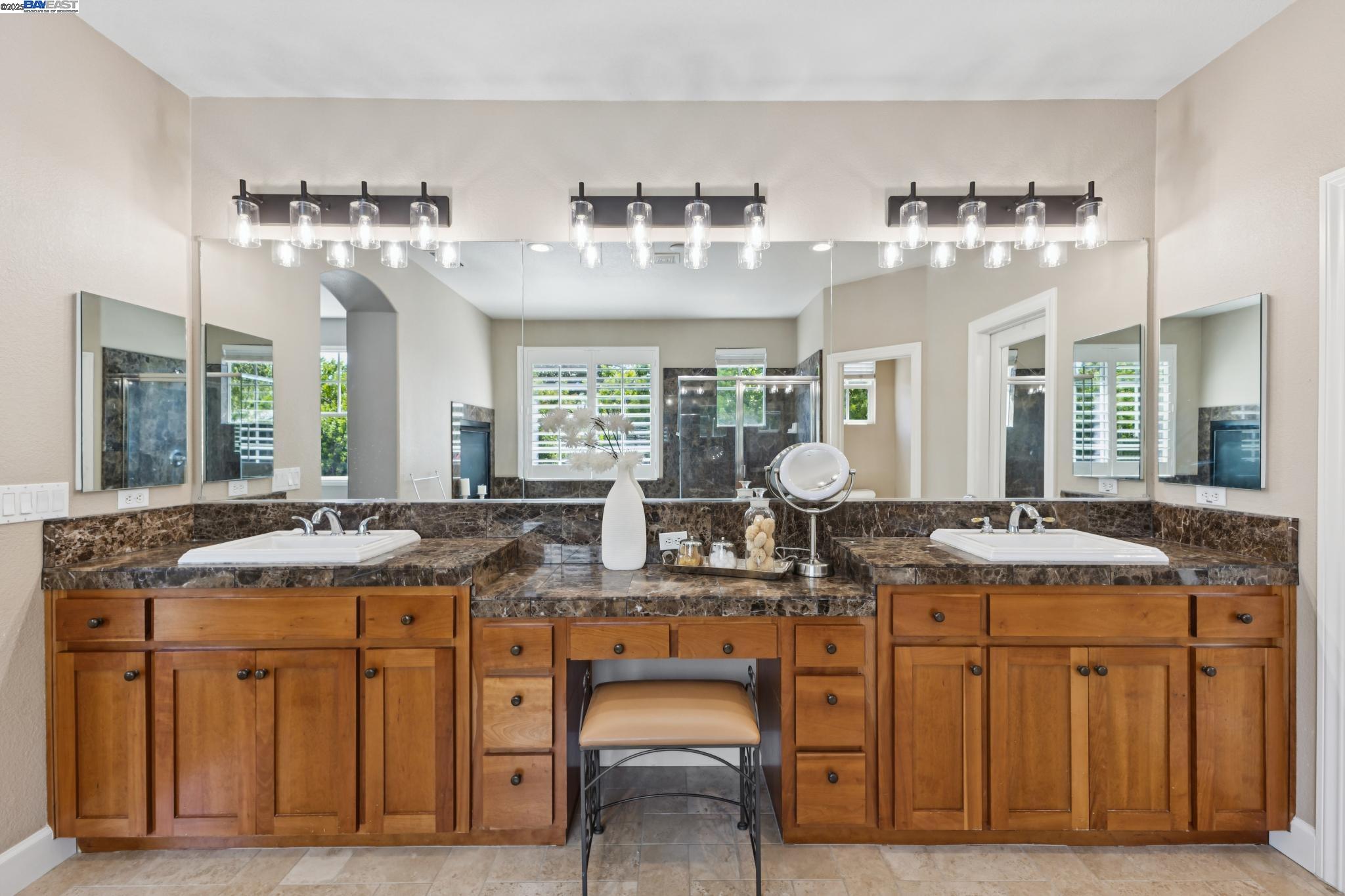 Detail Gallery Image 36 of 60 For 5531 Calico Ln, Pleasanton,  CA 94566 - 5 Beds | 4/1 Baths