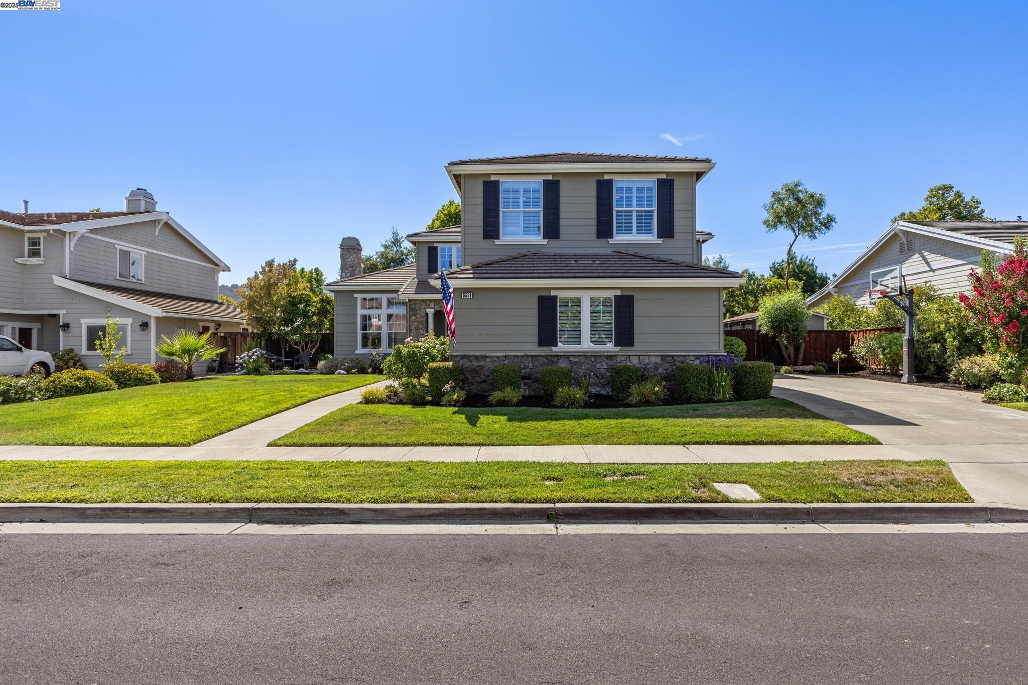Detail Gallery Image 5 of 60 For 5531 Calico Ln, Pleasanton,  CA 94566 - 5 Beds | 4/1 Baths