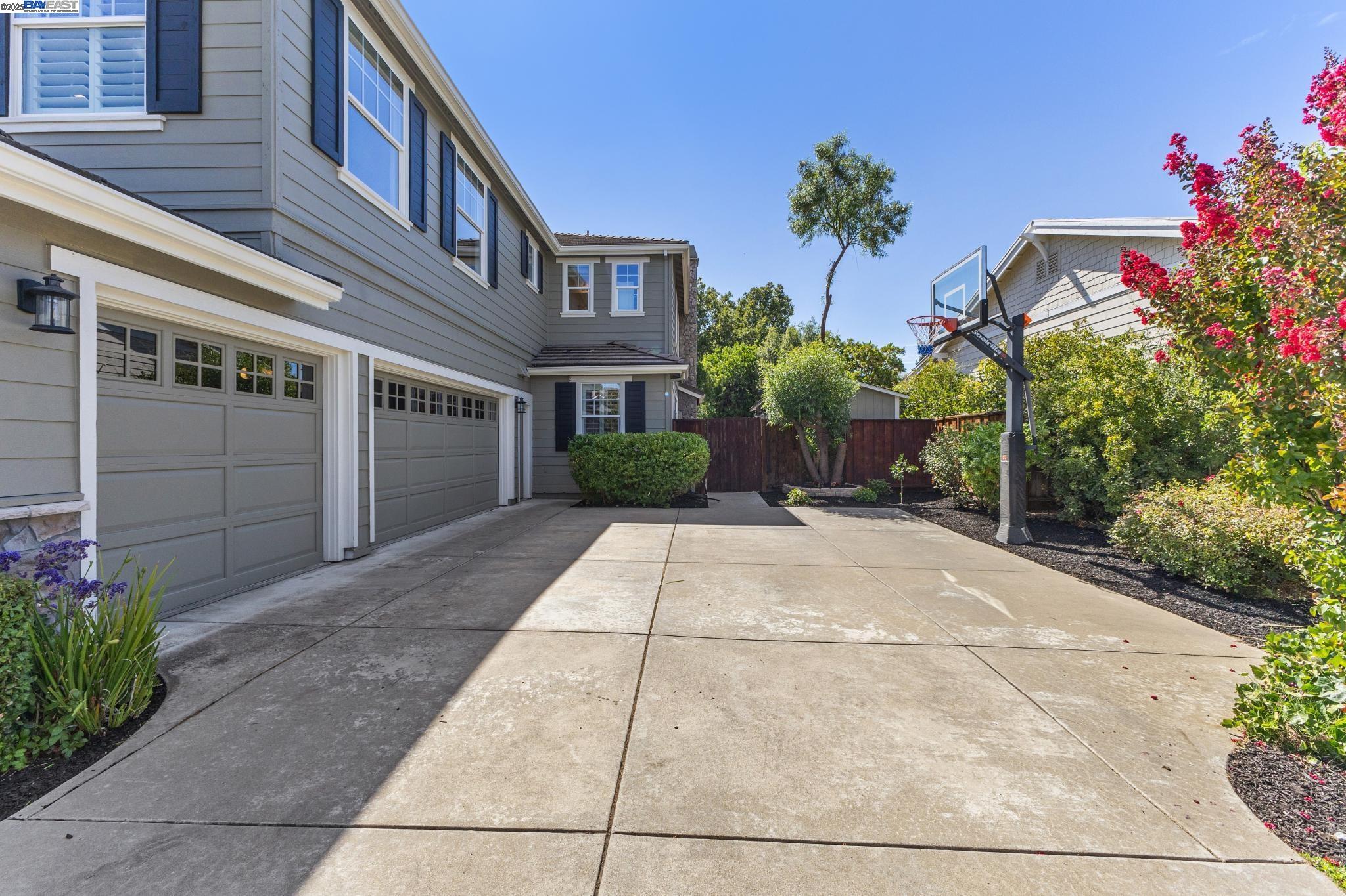 Detail Gallery Image 58 of 60 For 5531 Calico Ln, Pleasanton,  CA 94566 - 5 Beds | 4/1 Baths