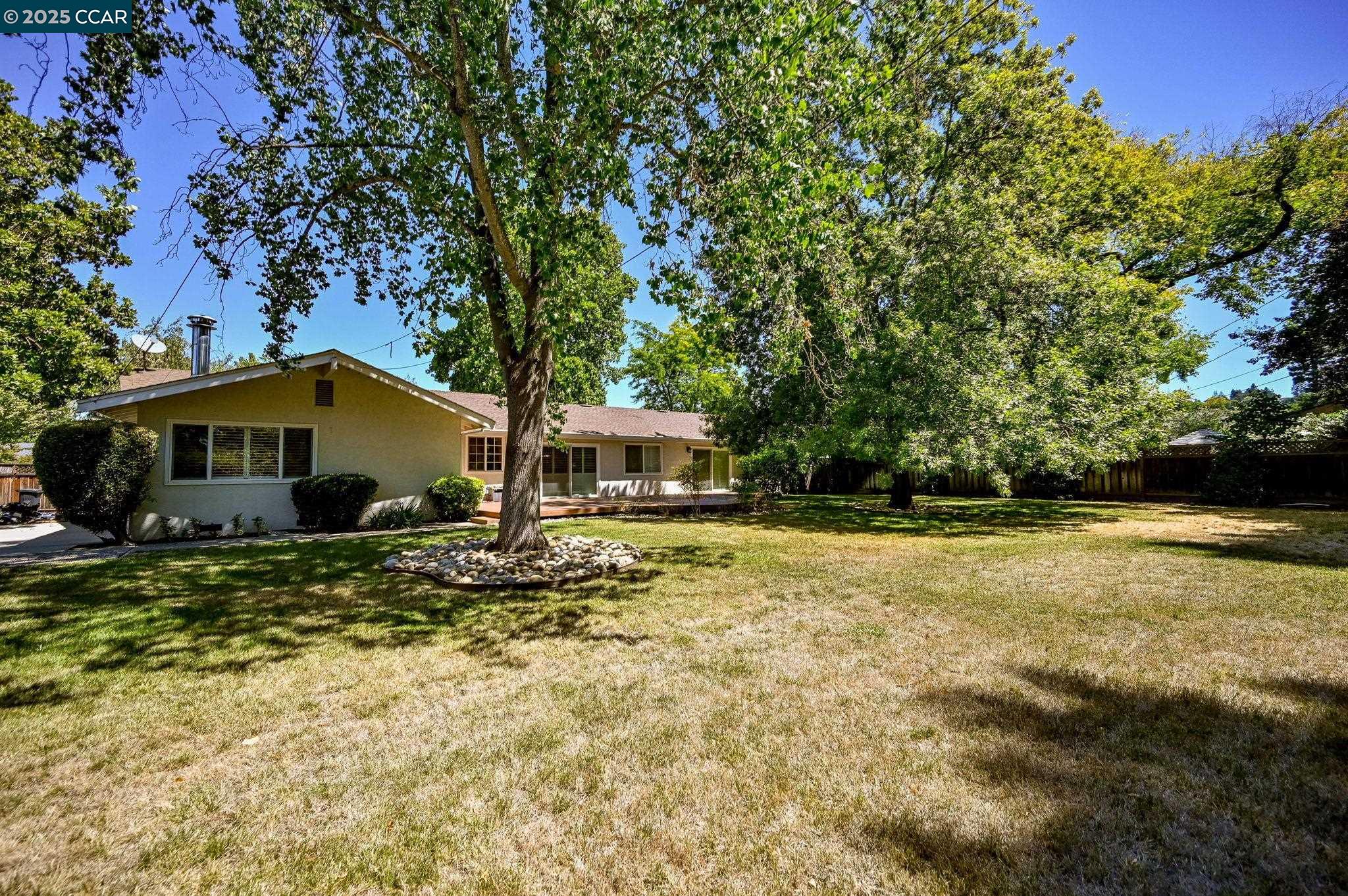 Detail Gallery Image 14 of 27 For 251 Paraiso, Danville,  CA 94526 - 4 Beds | 2 Baths