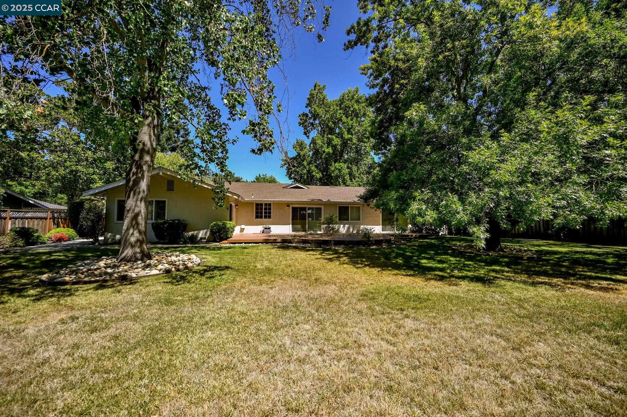 Detail Gallery Image 15 of 27 For 251 Paraiso, Danville,  CA 94526 - 4 Beds | 2 Baths