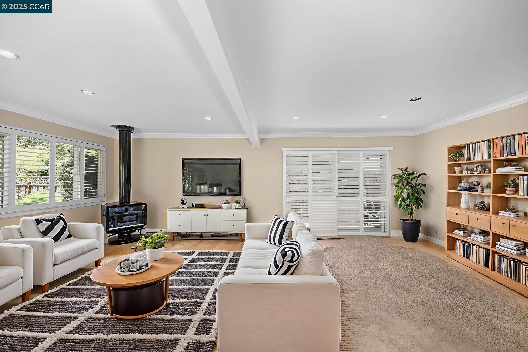 Detail Gallery Image 6 of 27 For 251 Paraiso, Danville,  CA 94526 - 4 Beds | 2 Baths