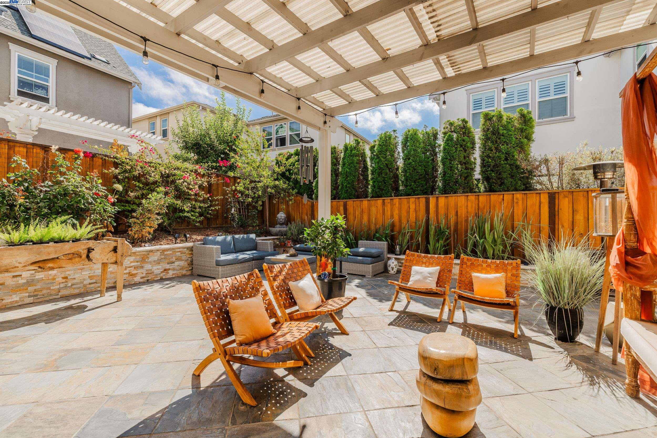Detail Gallery Image 11 of 34 For 4439 Sunset View Dr, Dublin,  CA 94568 - 4 Beds | 2/1 Baths