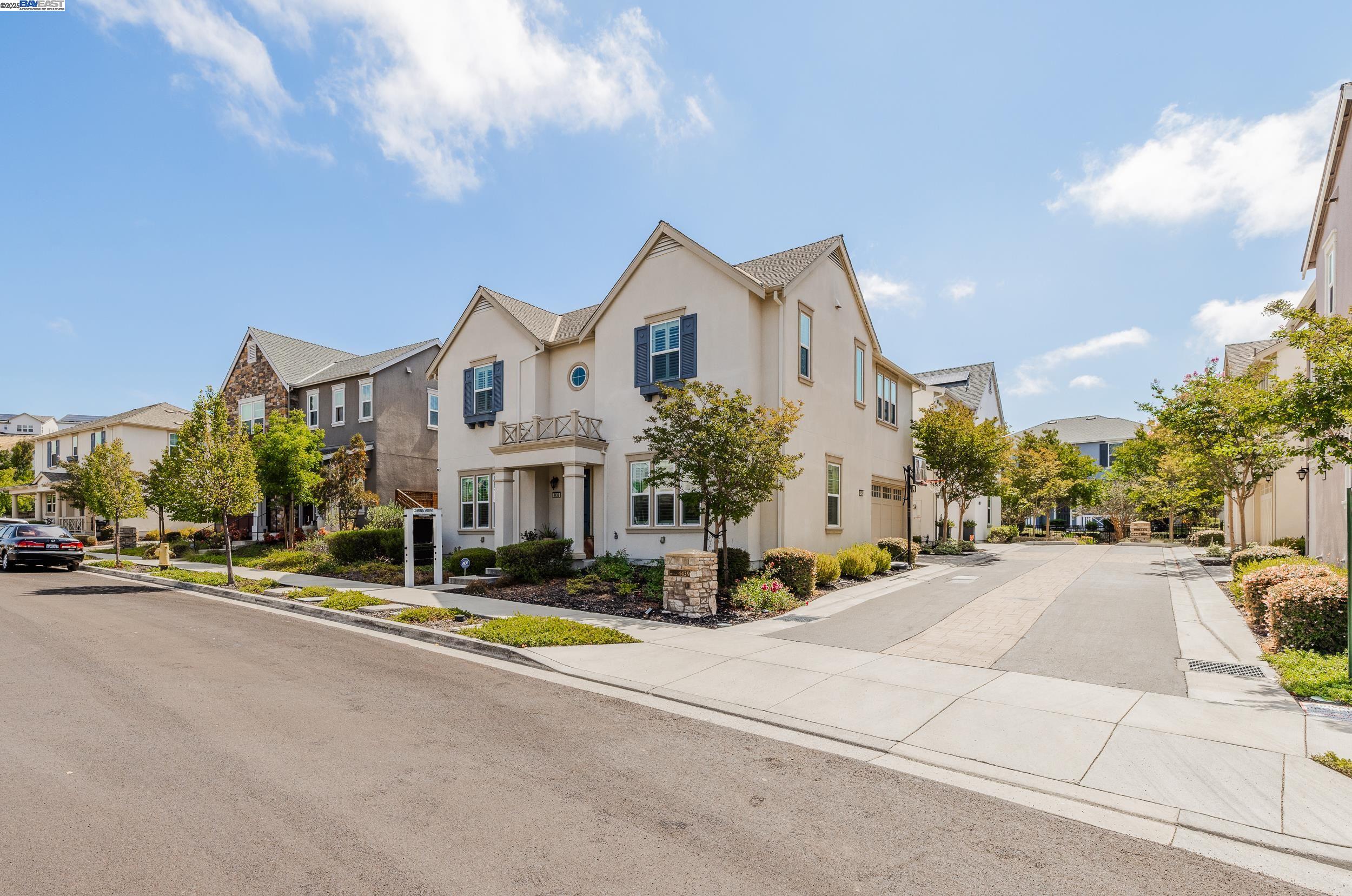 Detail Gallery Image 33 of 34 For 4439 Sunset View Dr, Dublin,  CA 94568 - 4 Beds | 2/1 Baths