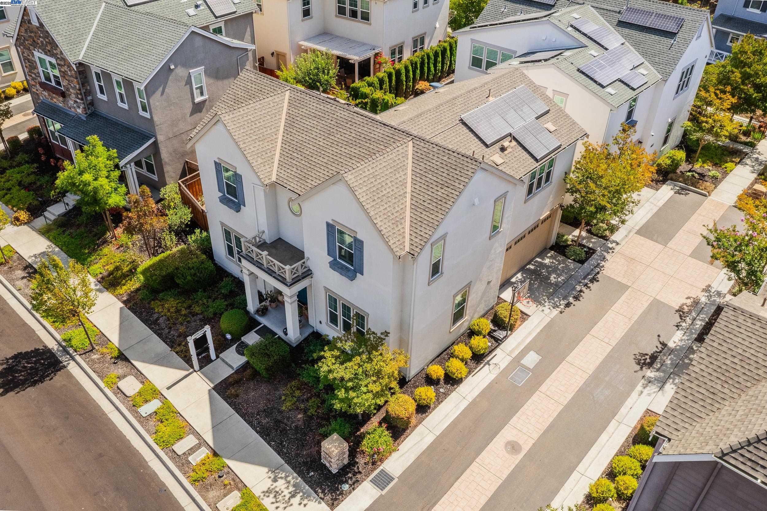 Detail Gallery Image 6 of 34 For 4439 Sunset View Dr, Dublin,  CA 94568 - 4 Beds | 2/1 Baths