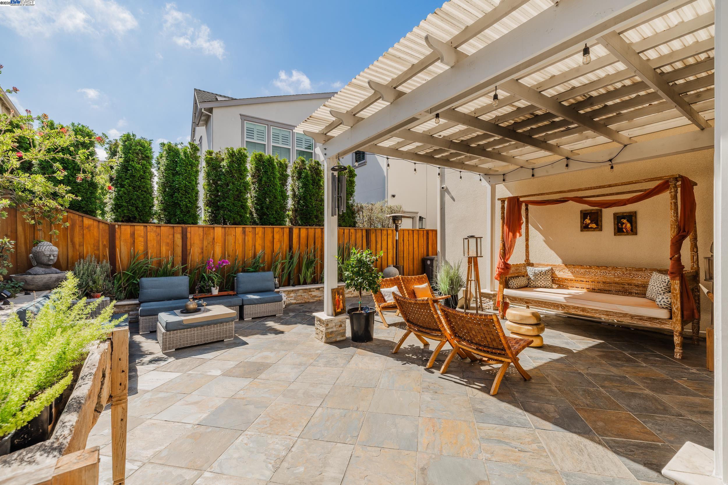 Detail Gallery Image 9 of 34 For 4439 Sunset View Dr, Dublin,  CA 94568 - 4 Beds | 2/1 Baths