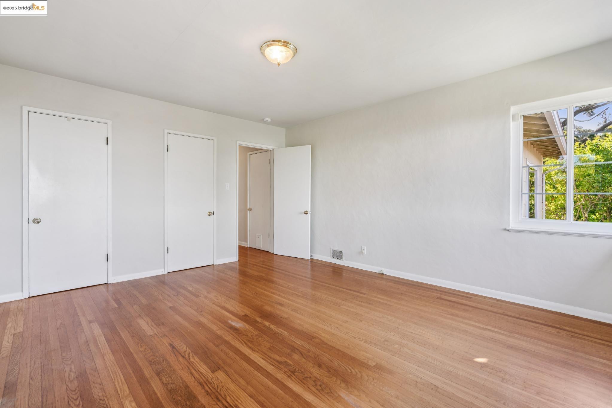 Detail Gallery Image 22 of 38 For 119 Villanova Dr, Oakland,  CA 94611 - 2 Beds | 1/1 Baths