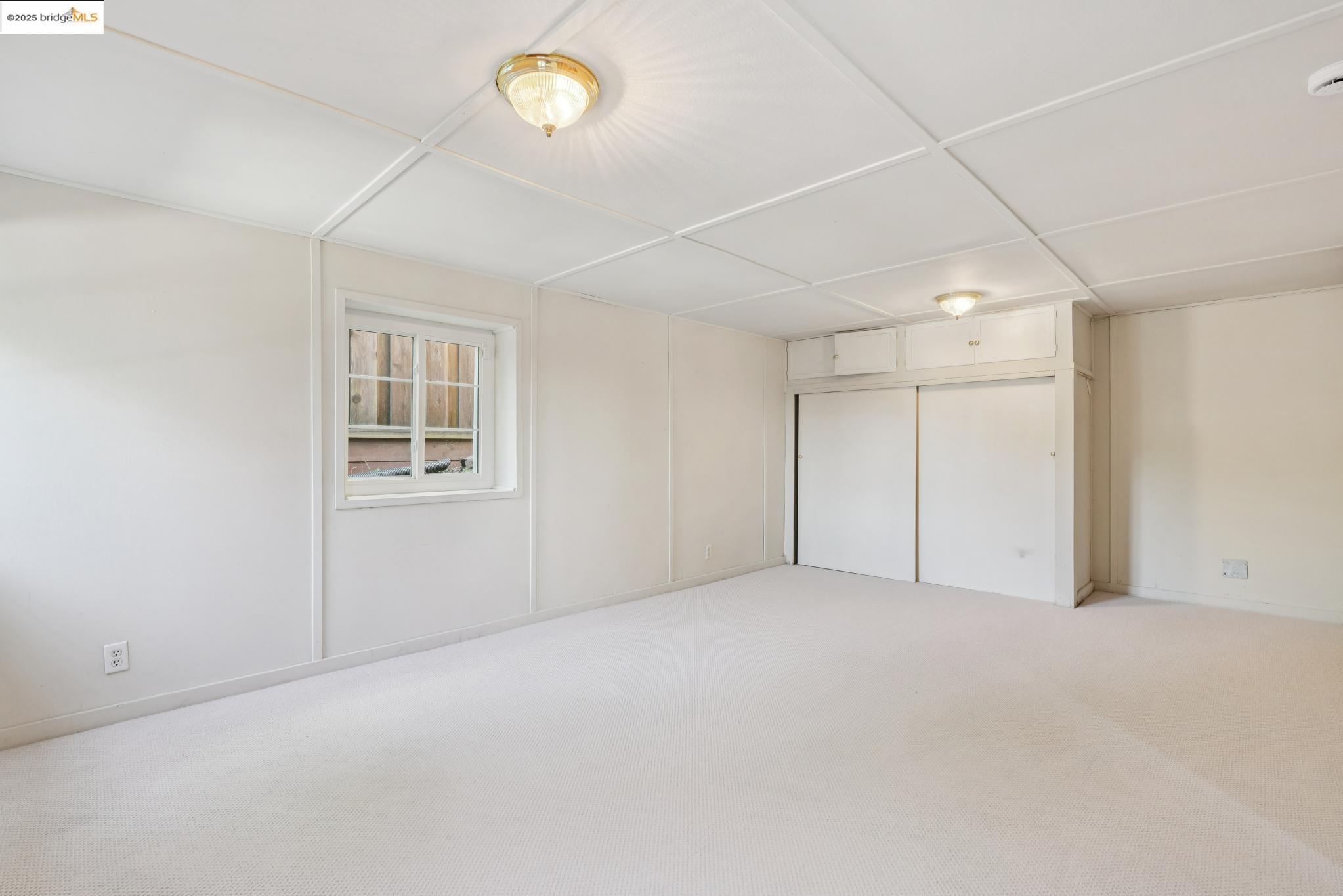 Detail Gallery Image 27 of 38 For 119 Villanova Dr, Oakland,  CA 94611 - 2 Beds | 1/1 Baths
