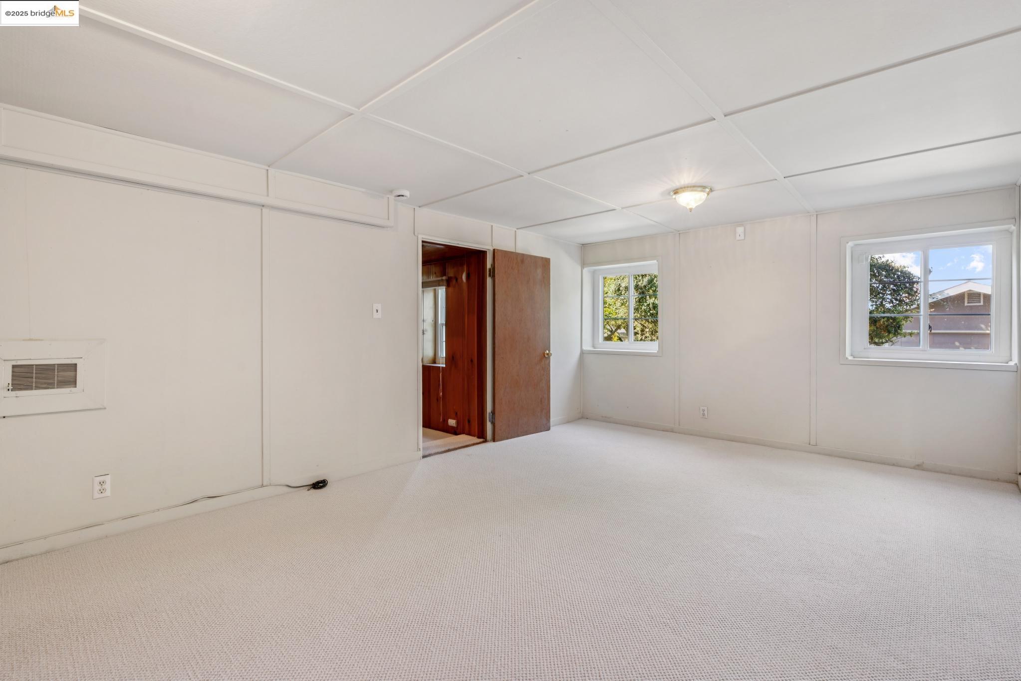 Detail Gallery Image 29 of 38 For 119 Villanova Dr, Oakland,  CA 94611 - 2 Beds | 1/1 Baths