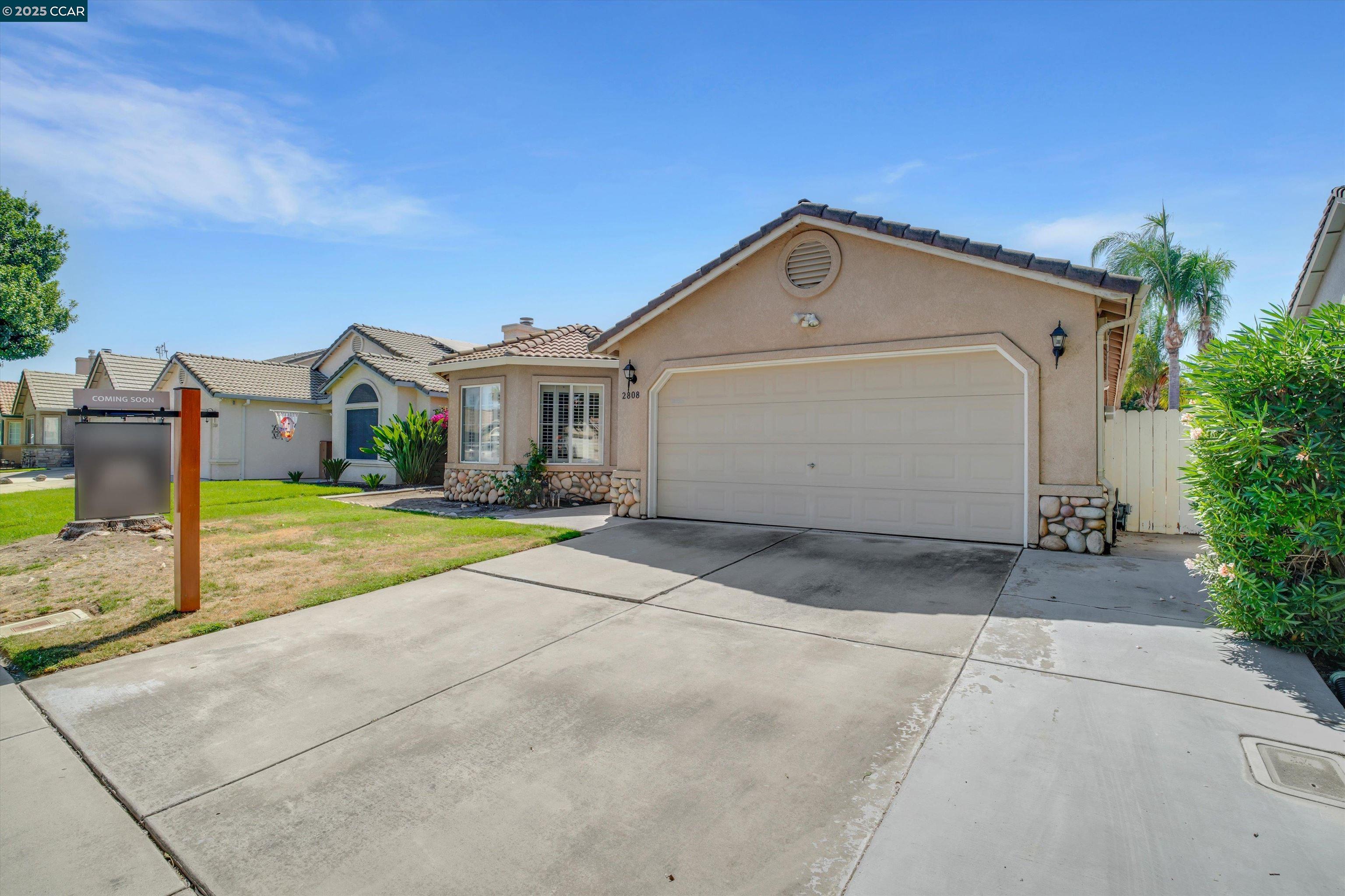 Detail Gallery Image 1 of 30 For 2808 Mozart Drive, Modesto,  CA 95358-8855 - 3 Beds | 2 Baths