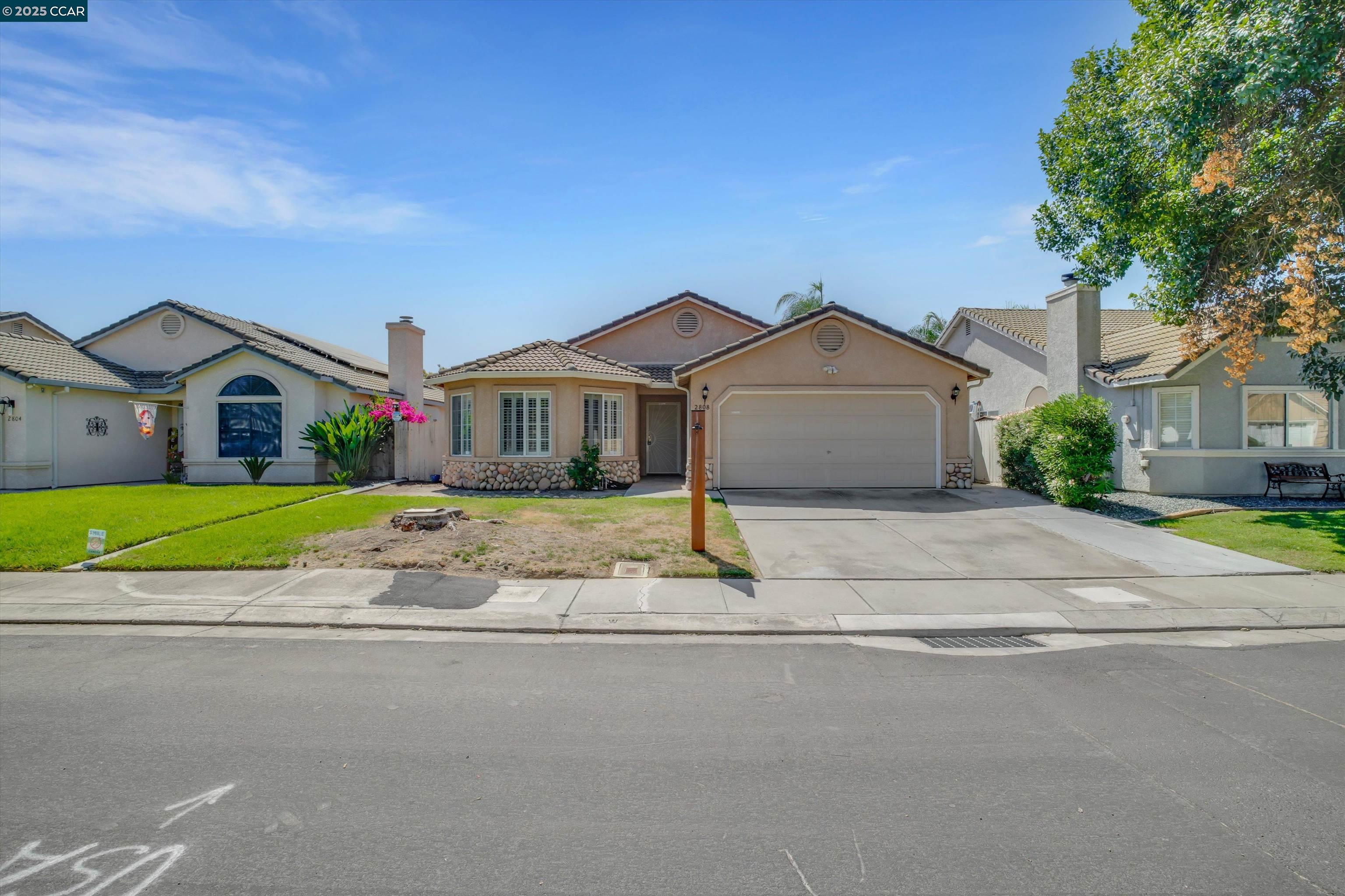 Detail Gallery Image 2 of 30 For 2808 Mozart Drive, Modesto,  CA 95358-8855 - 3 Beds | 2 Baths