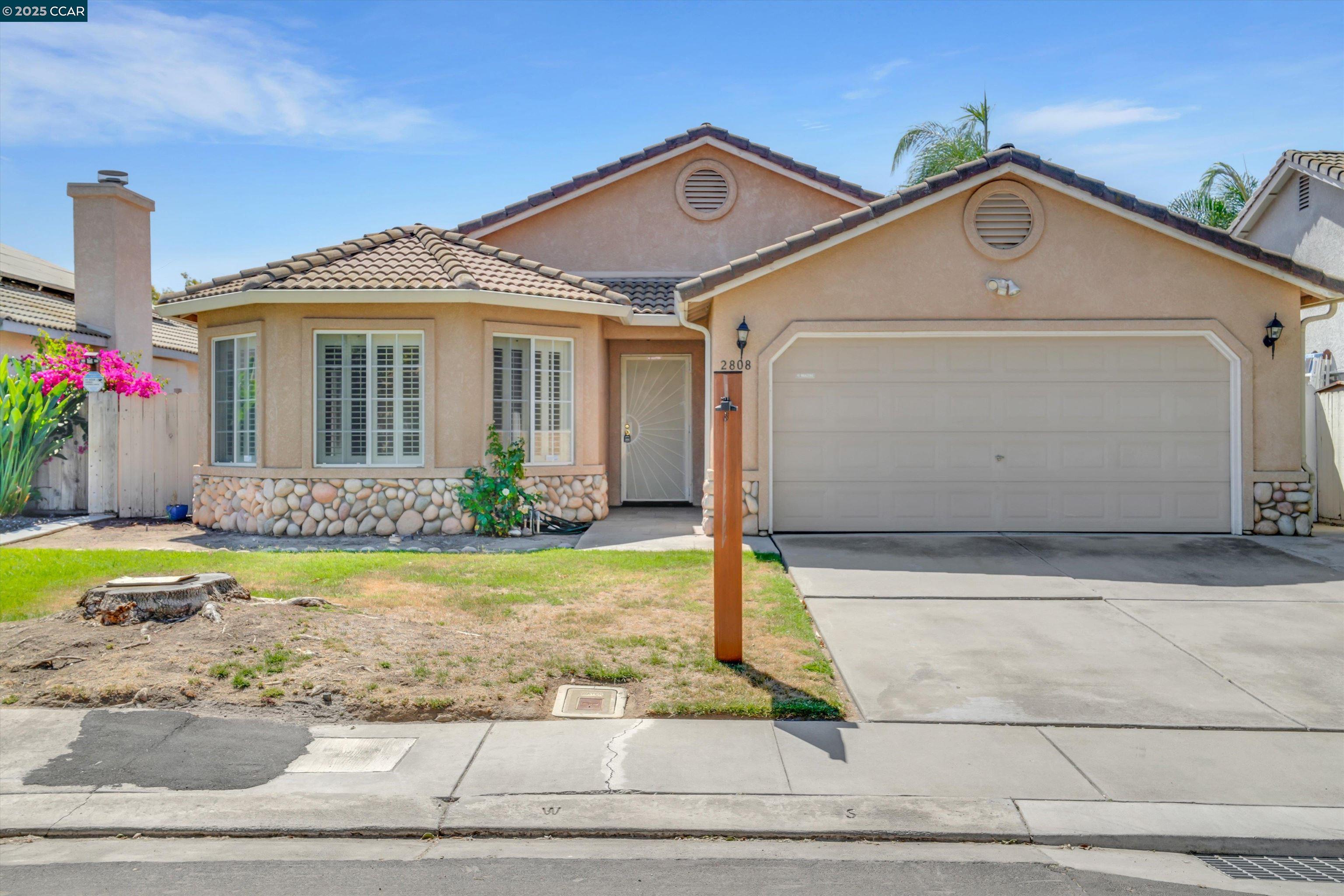 Detail Gallery Image 3 of 30 For 2808 Mozart Drive, Modesto,  CA 95358-8855 - 3 Beds | 2 Baths