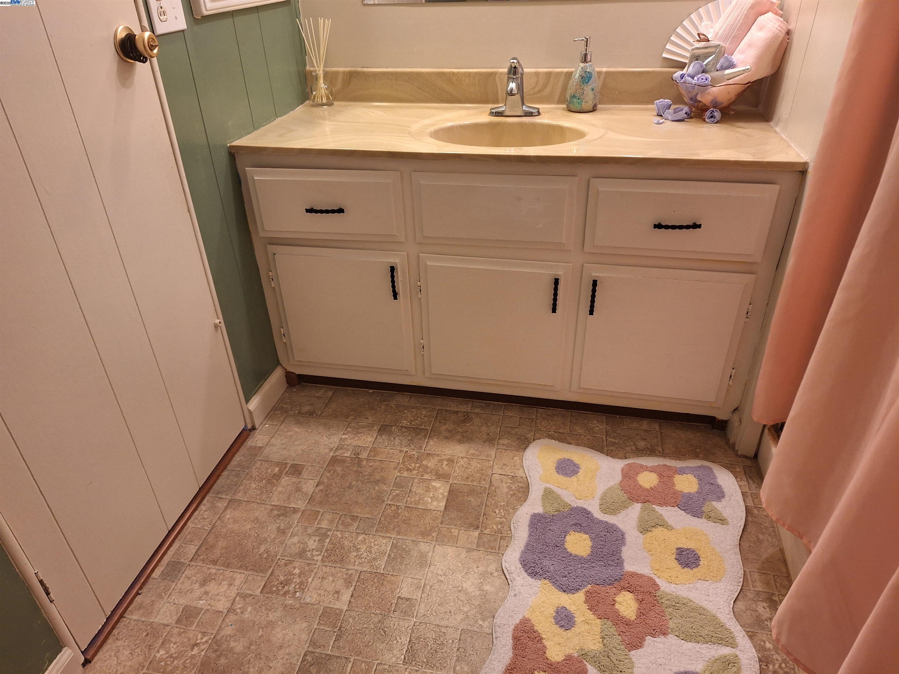 Detail Gallery Image 37 of 38 For 105 Santa Teresa, San Leandro,  CA 94579 - 2 Beds | 2 Baths