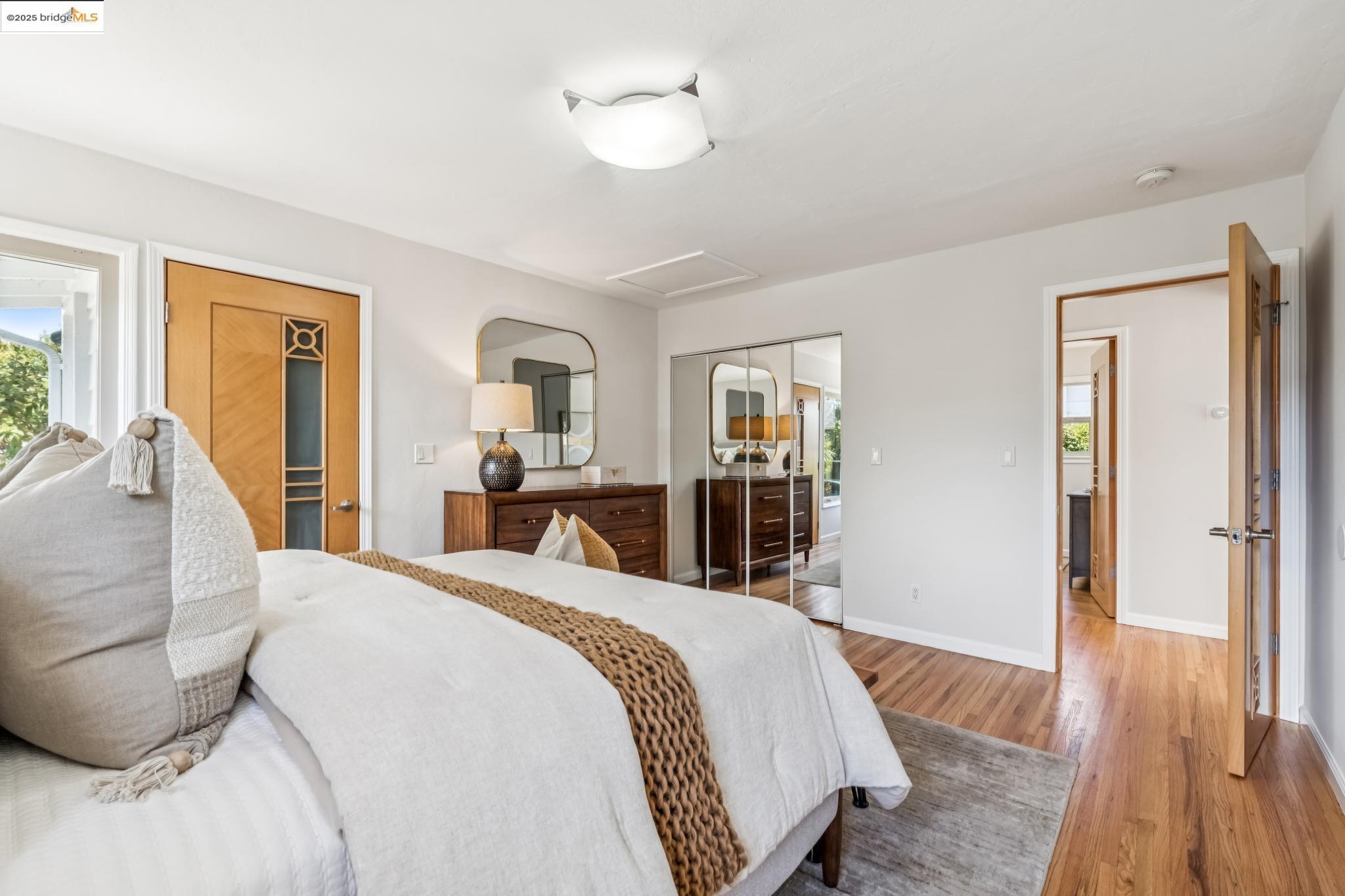 Detail Gallery Image 18 of 60 For 1708 Derby St, Berkeley,  CA 94703 - 3 Beds | 2/1 Baths