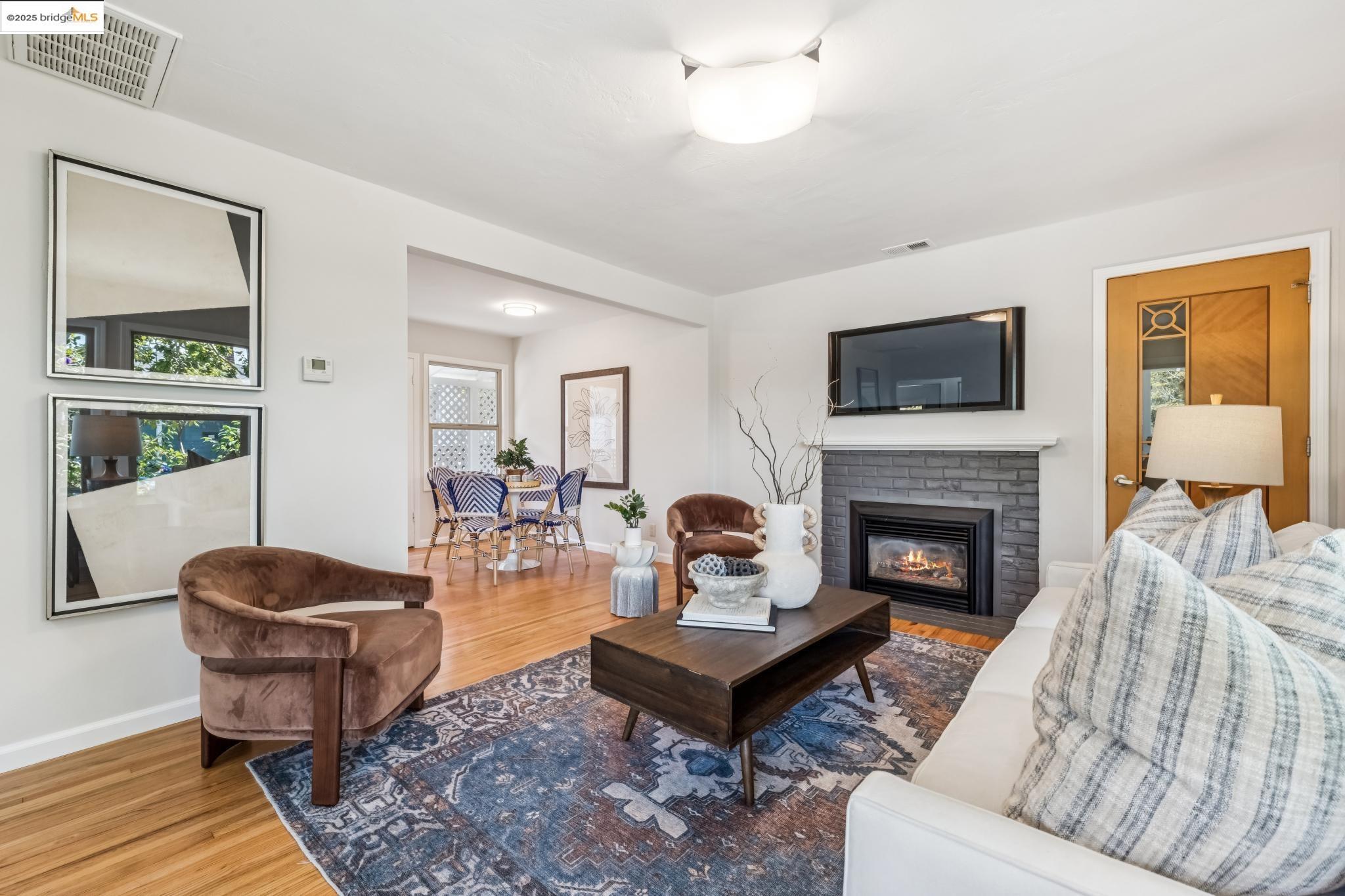 Detail Gallery Image 34 of 60 For 1708 Derby St, Berkeley,  CA 94703 - 3 Beds | 2/1 Baths