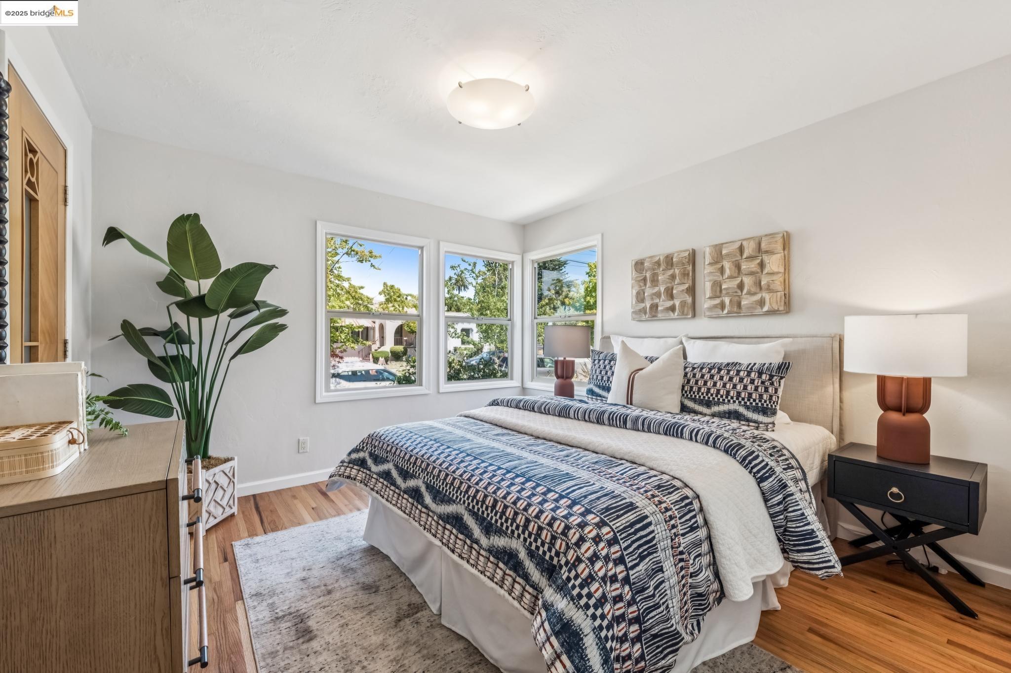 Detail Gallery Image 43 of 60 For 1708 Derby St, Berkeley,  CA 94703 - 3 Beds | 2/1 Baths
