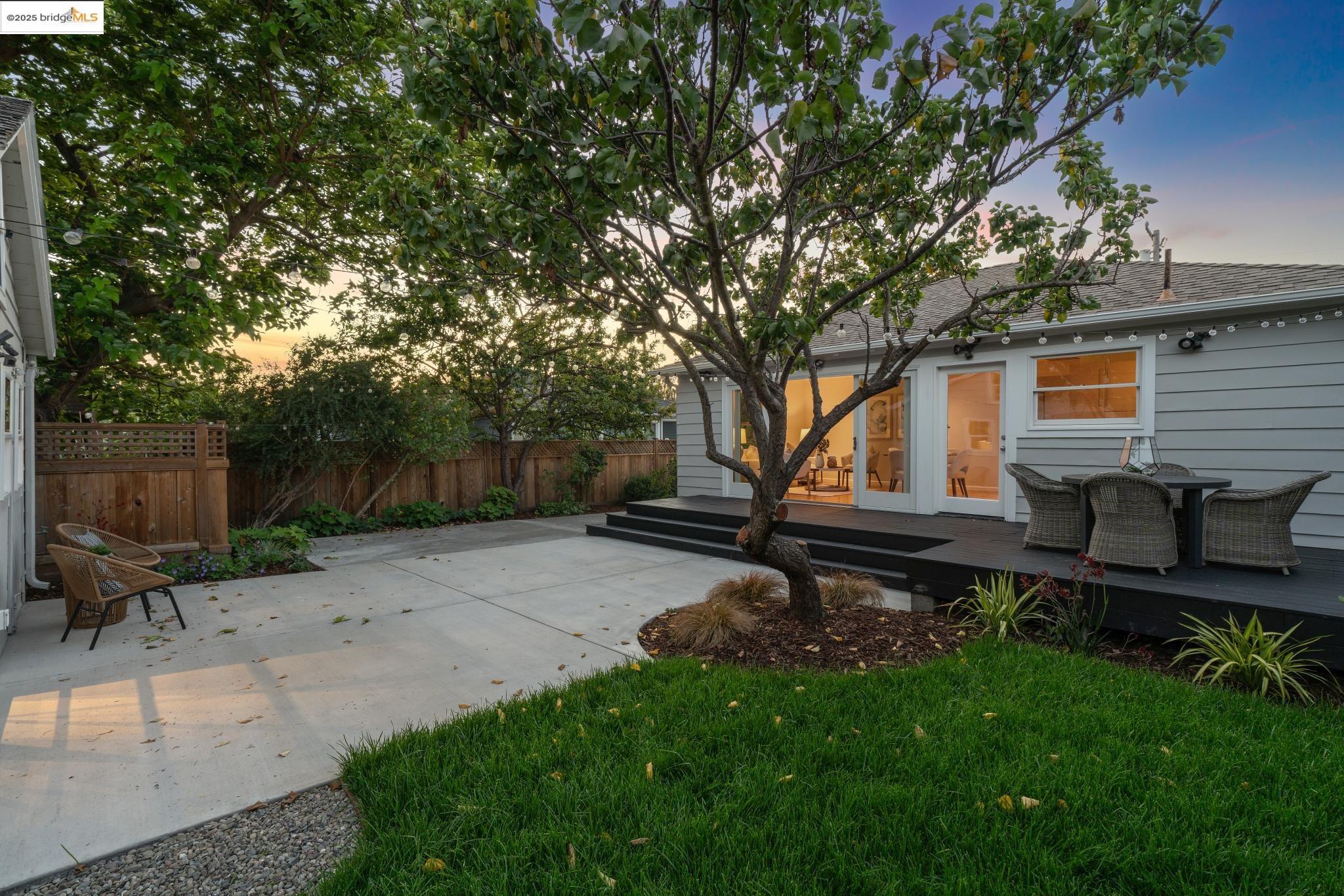 Detail Gallery Image 48 of 60 For 1708 Derby St, Berkeley,  CA 94703 - 3 Beds | 2/1 Baths