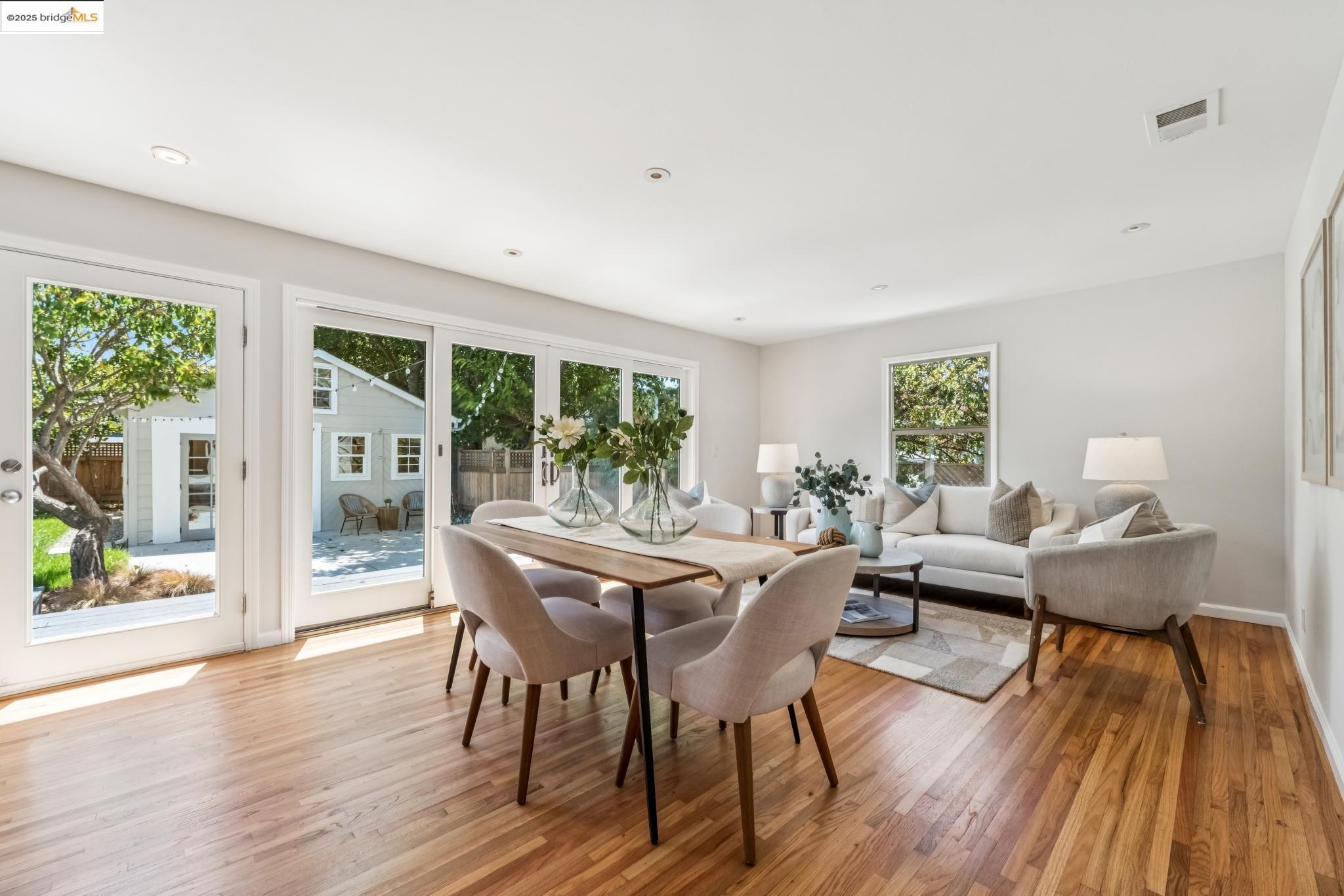 Detail Gallery Image 6 of 60 For 1708 Derby St, Berkeley,  CA 94703 - 3 Beds | 2/1 Baths