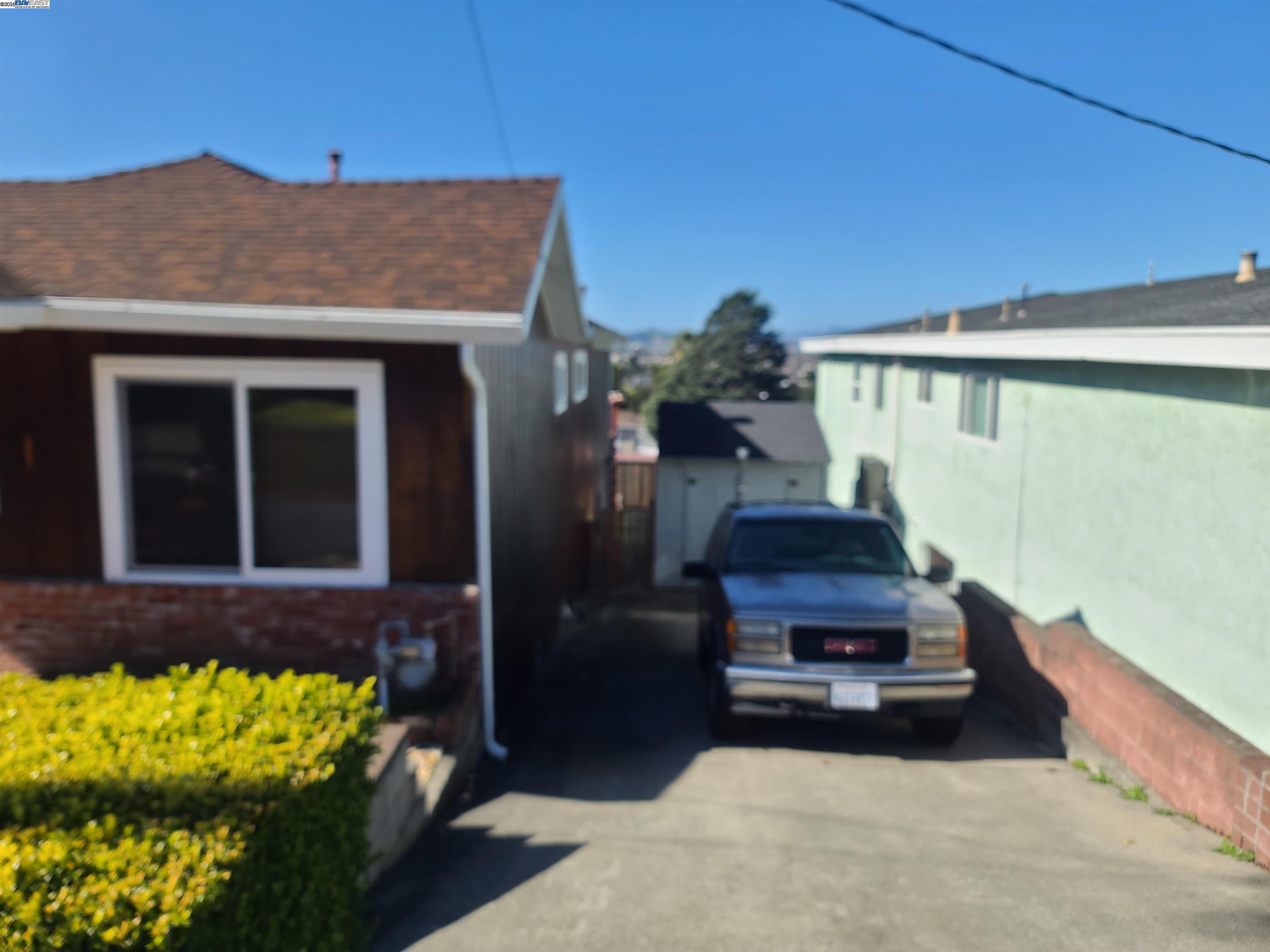 Detail Gallery Image 3 of 48 For 633 Humboldt St, Richmond,  CA 94805 - 3 Beds | 2 Baths