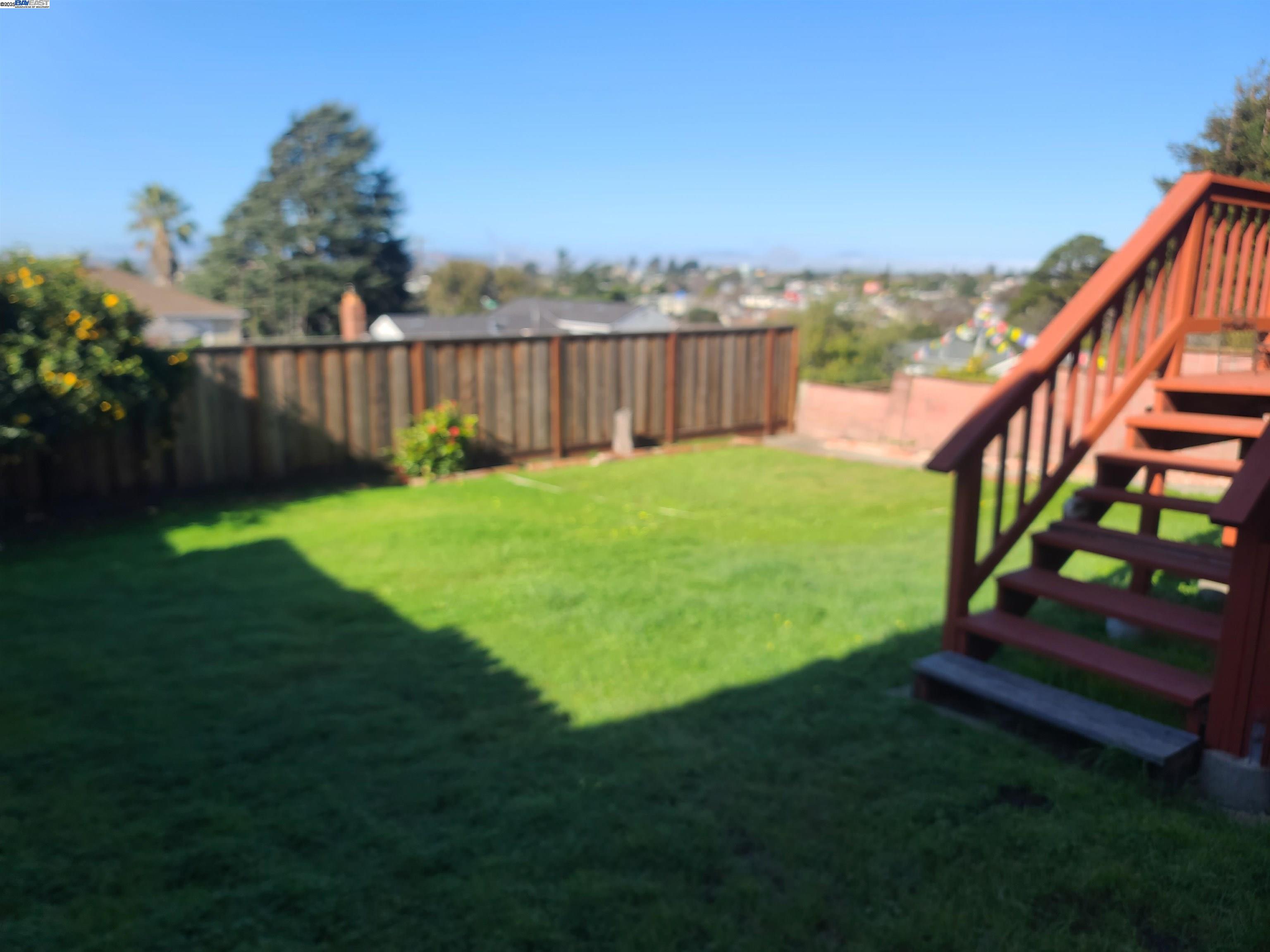 Detail Gallery Image 5 of 48 For 633 Humboldt St, Richmond,  CA 94805 - 3 Beds | 2 Baths