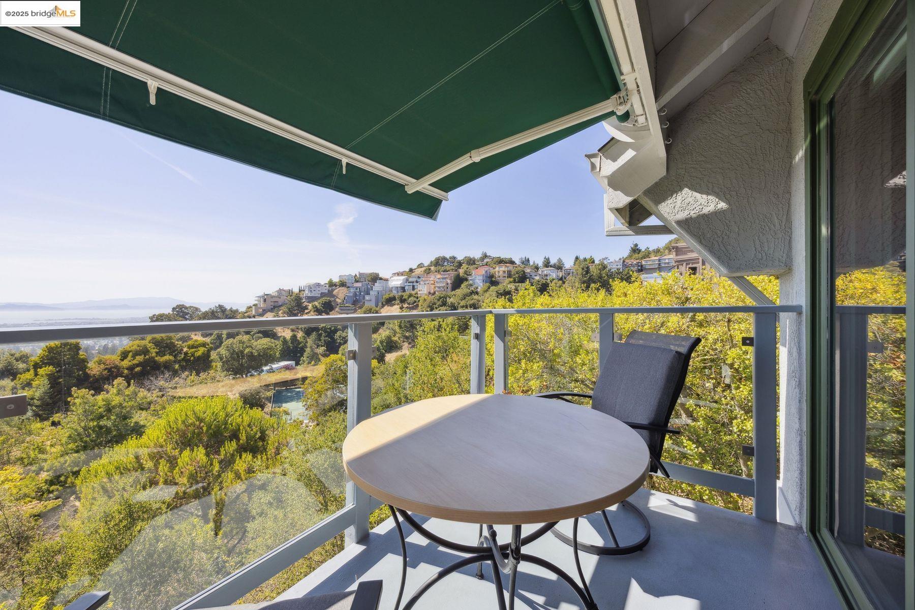 Detail Gallery Image 19 of 31 For 40 Spy Glass Hill, Oakland,  CA 94618 - 1 Beds | 1 Baths