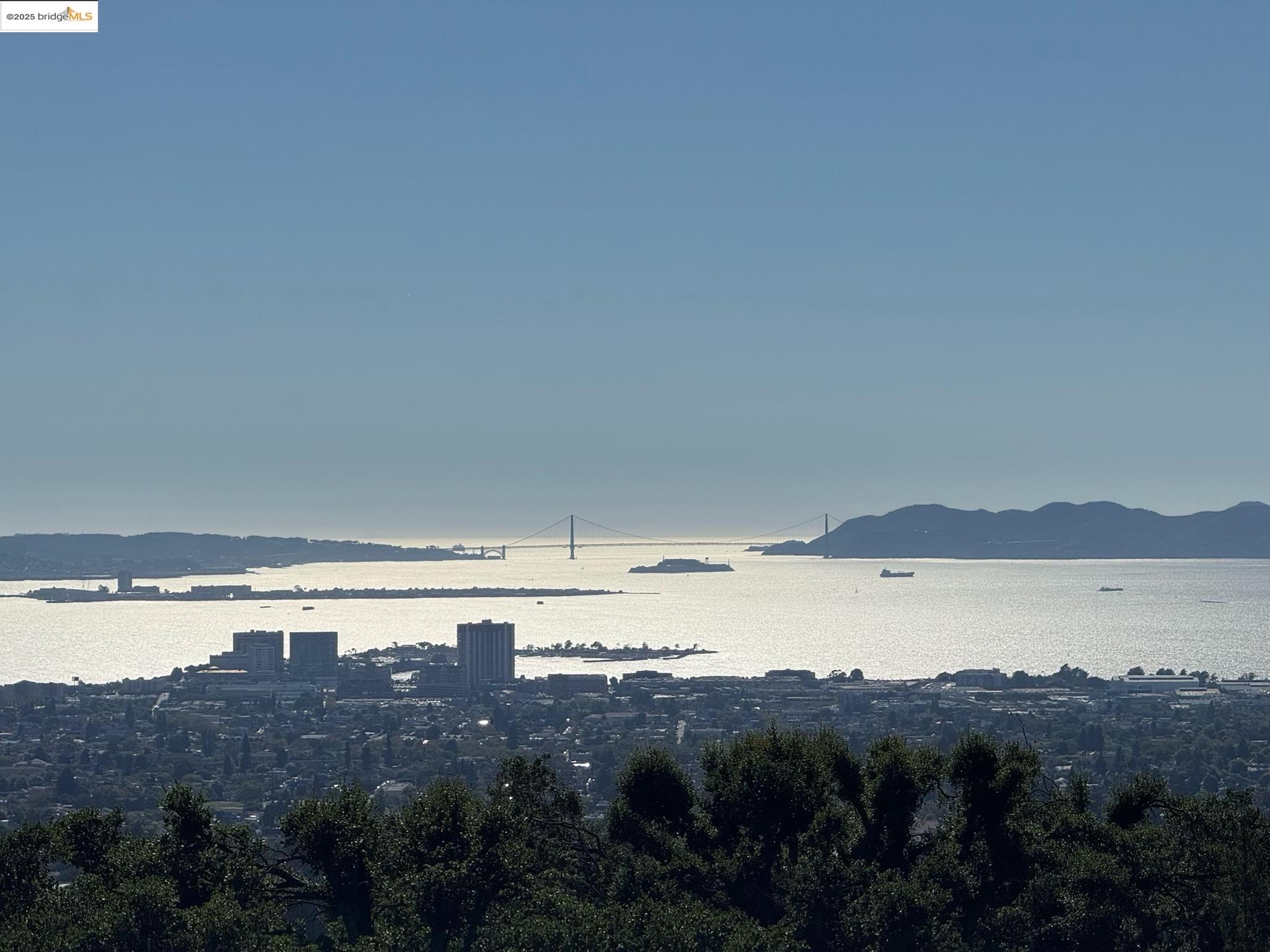 Detail Gallery Image 22 of 32 For 40 Spy Glass Hill, Oakland,  CA 94618 - 1 Beds | 1 Baths