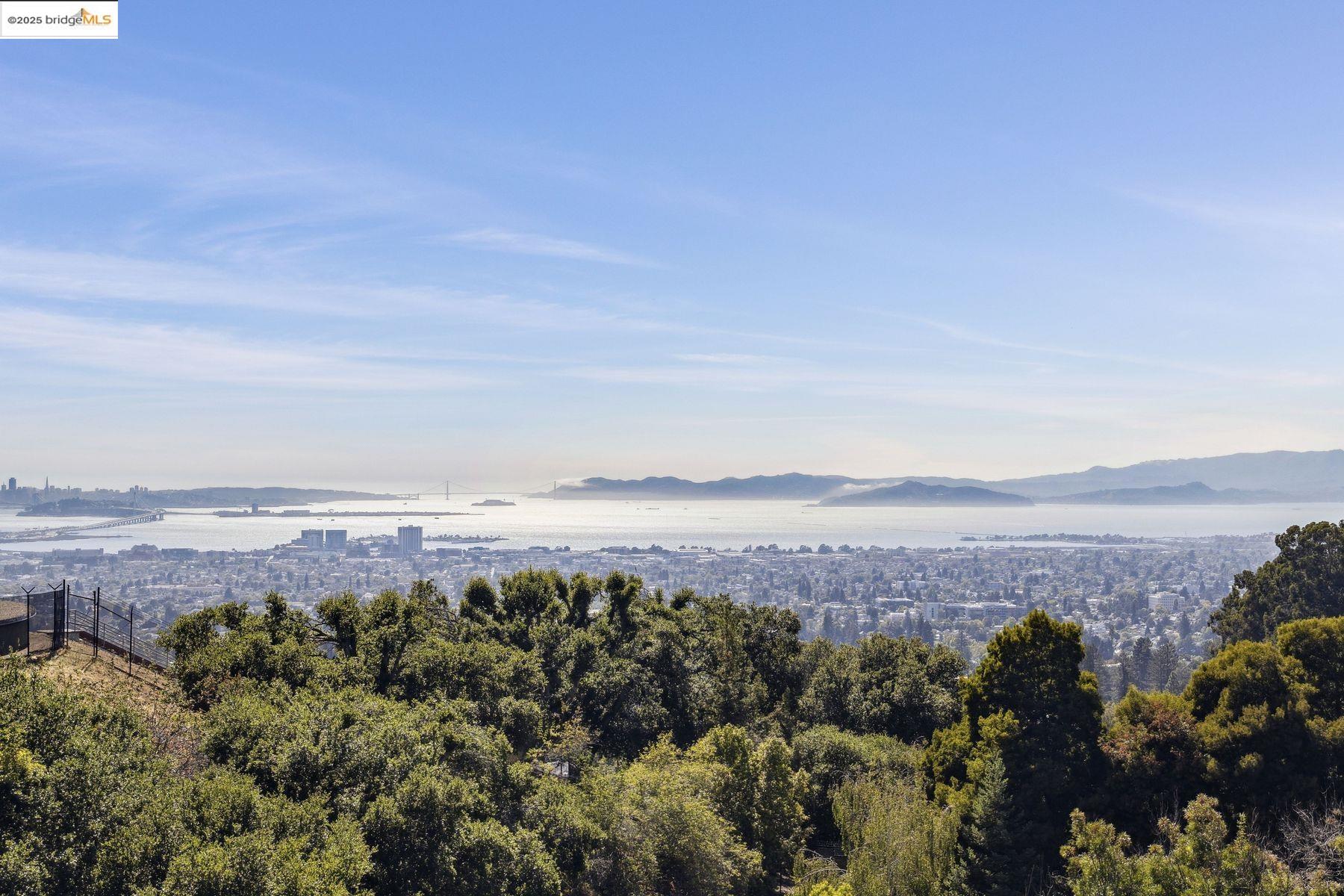 Detail Gallery Image 22 of 31 For 40 Spy Glass Hill, Oakland,  CA 94618 - 1 Beds | 1 Baths