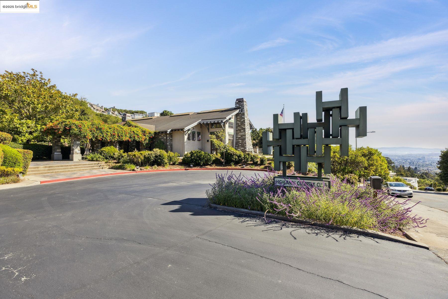 Detail Gallery Image 28 of 31 For 40 Spy Glass Hill, Oakland,  CA 94618 - 1 Beds | 1 Baths