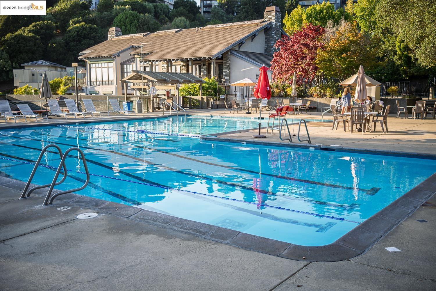 Detail Gallery Image 29 of 31 For 40 Spy Glass Hill, Oakland,  CA 94618 - 1 Beds | 1 Baths