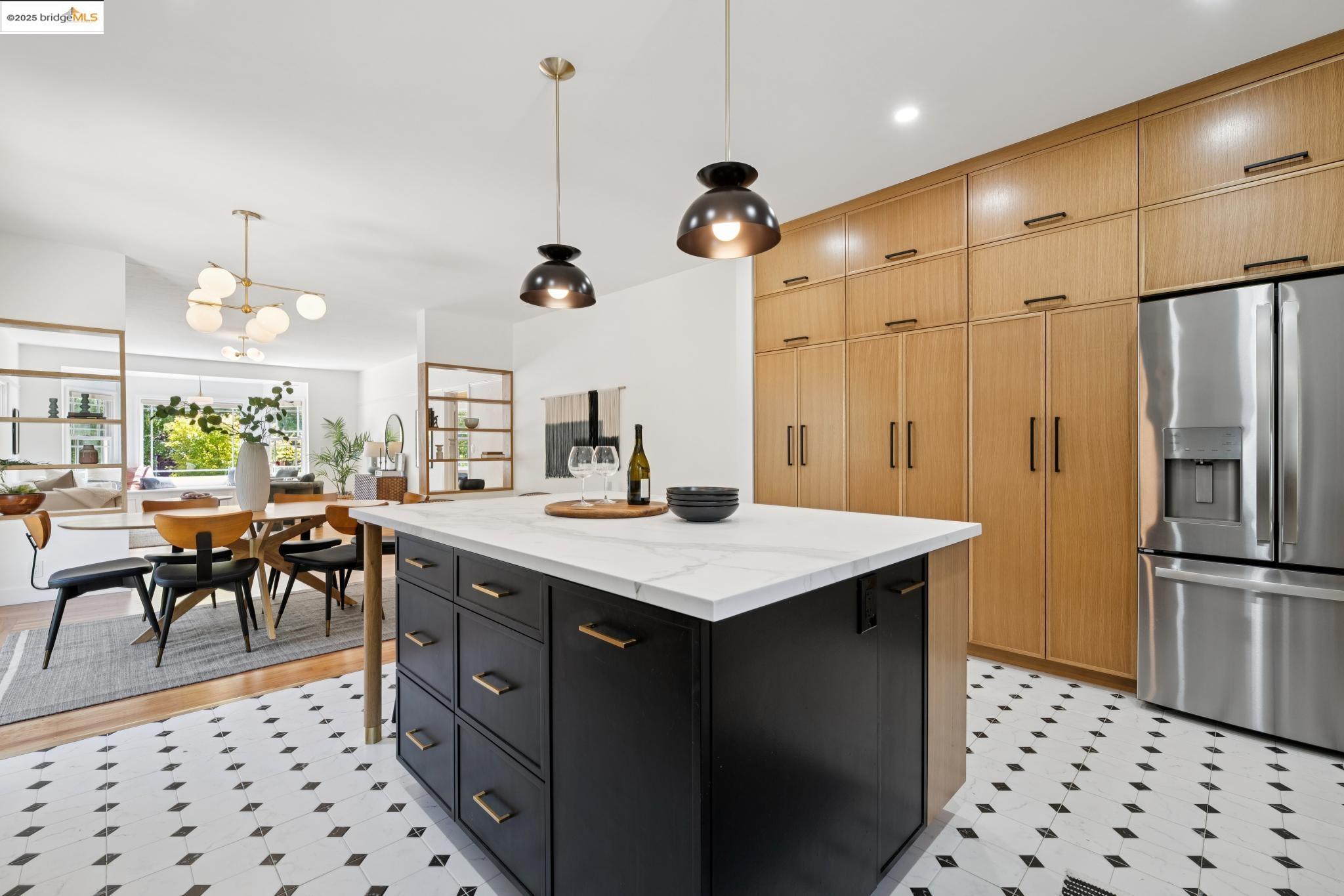 Detail Gallery Image 17 of 49 For 406 62nd St, Oakland,  CA 94609 - 3 Beds | 2 Baths