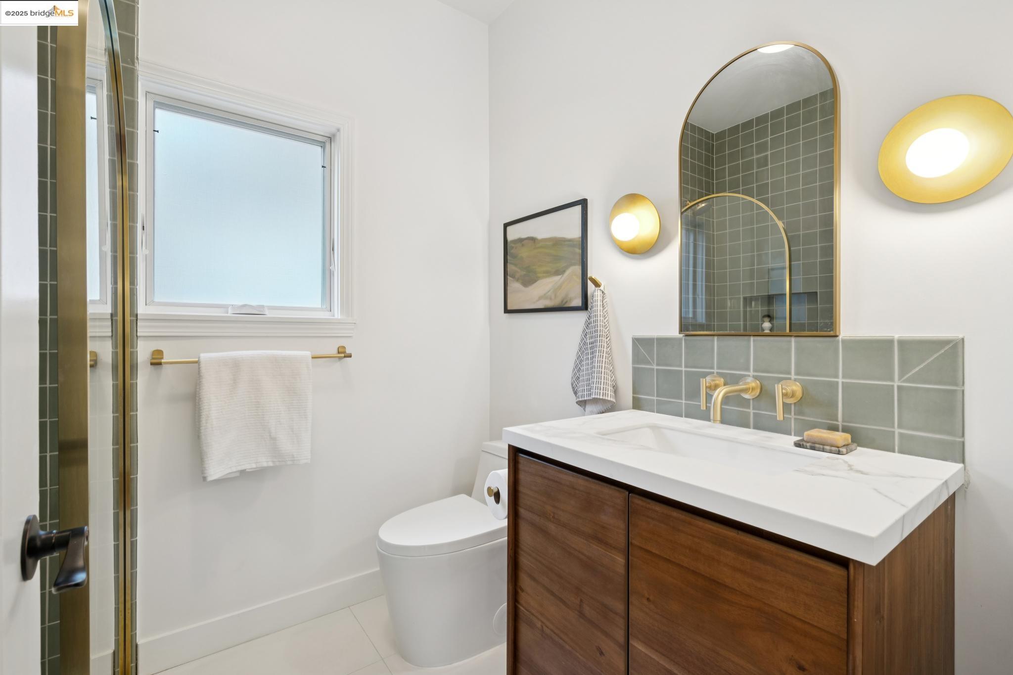 Detail Gallery Image 29 of 49 For 406 62nd St, Oakland,  CA 94609 - 3 Beds | 2 Baths