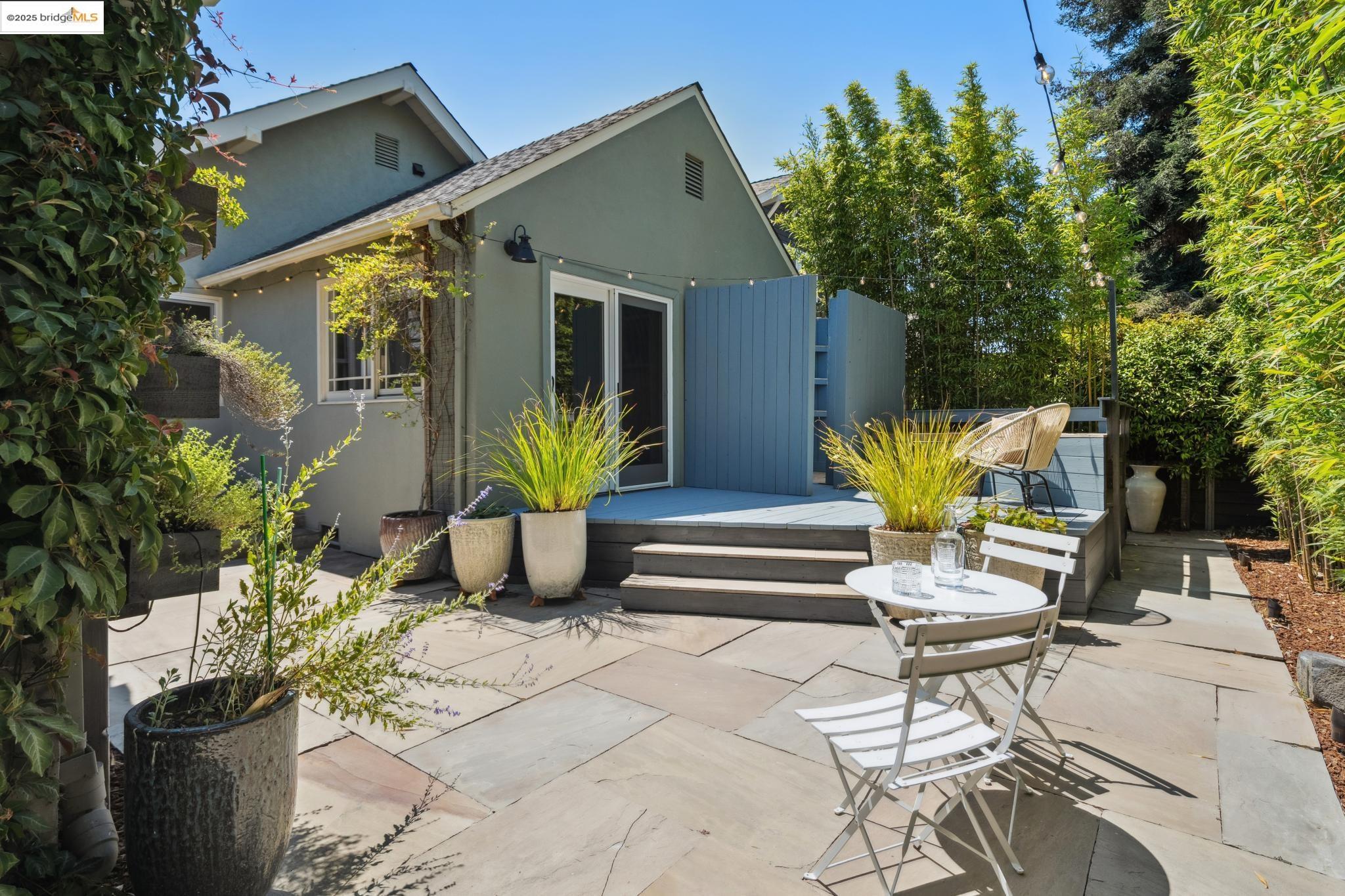 Detail Gallery Image 40 of 49 For 406 62nd St, Oakland,  CA 94609 - 3 Beds | 2 Baths
