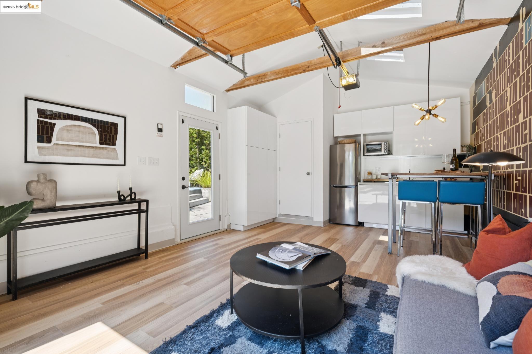 Detail Gallery Image 45 of 49 For 406 62nd St, Oakland,  CA 94609 - 3 Beds | 2 Baths