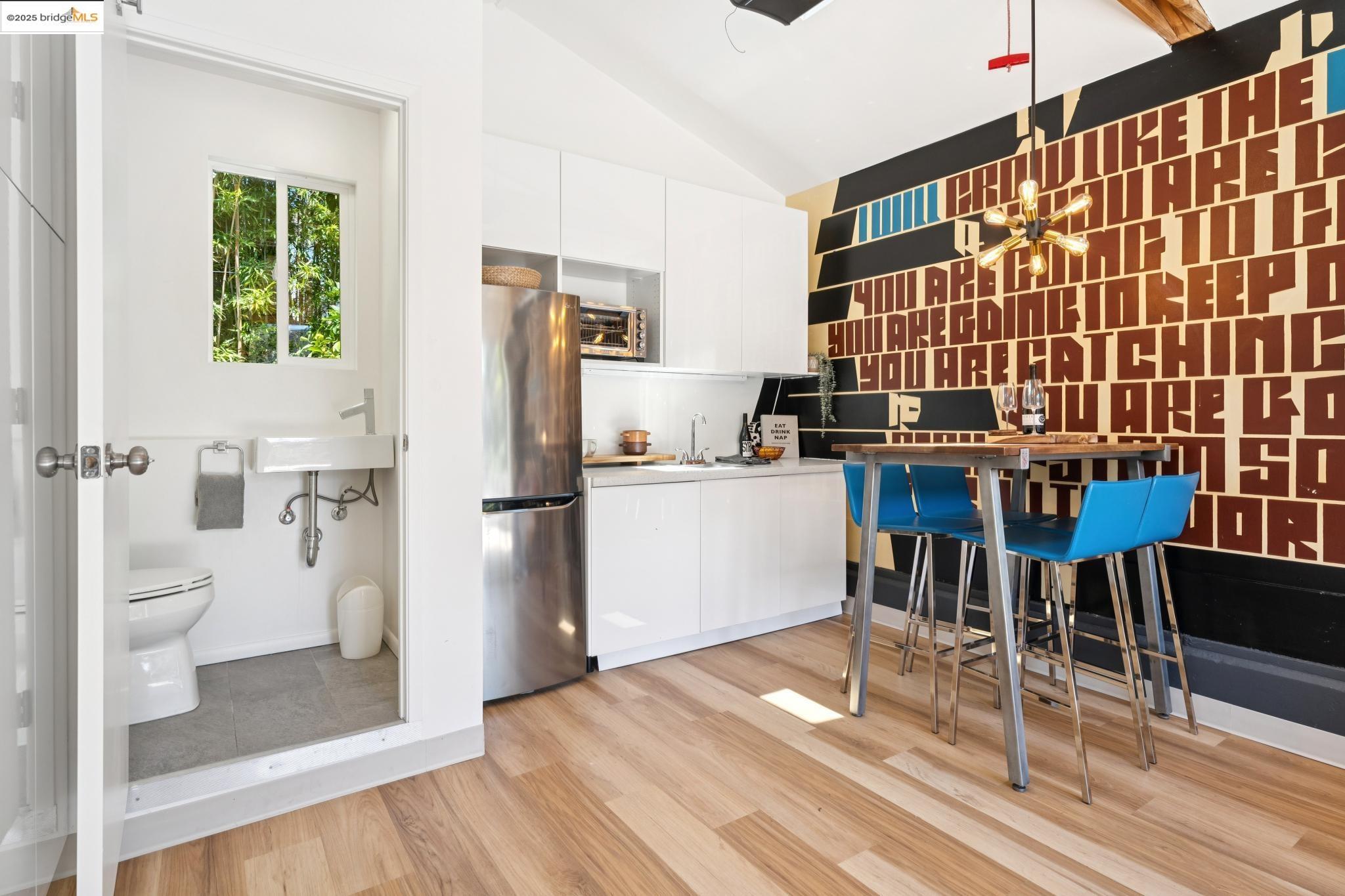 Detail Gallery Image 46 of 49 For 406 62nd St, Oakland,  CA 94609 - 3 Beds | 2 Baths