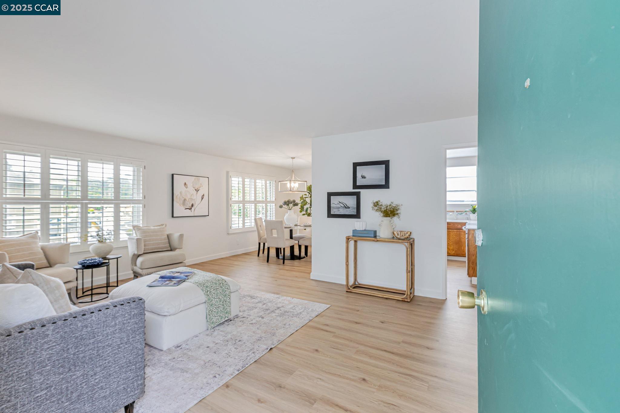 Detail Gallery Image 3 of 33 For 43 Shipley Ave, Daly City,  CA 94015 - 3 Beds | 2 Baths
