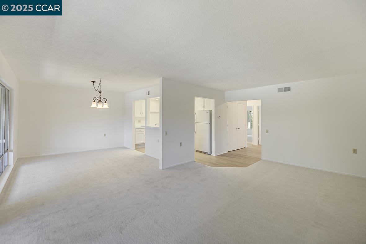 Photo #3: 41107492 Listing 