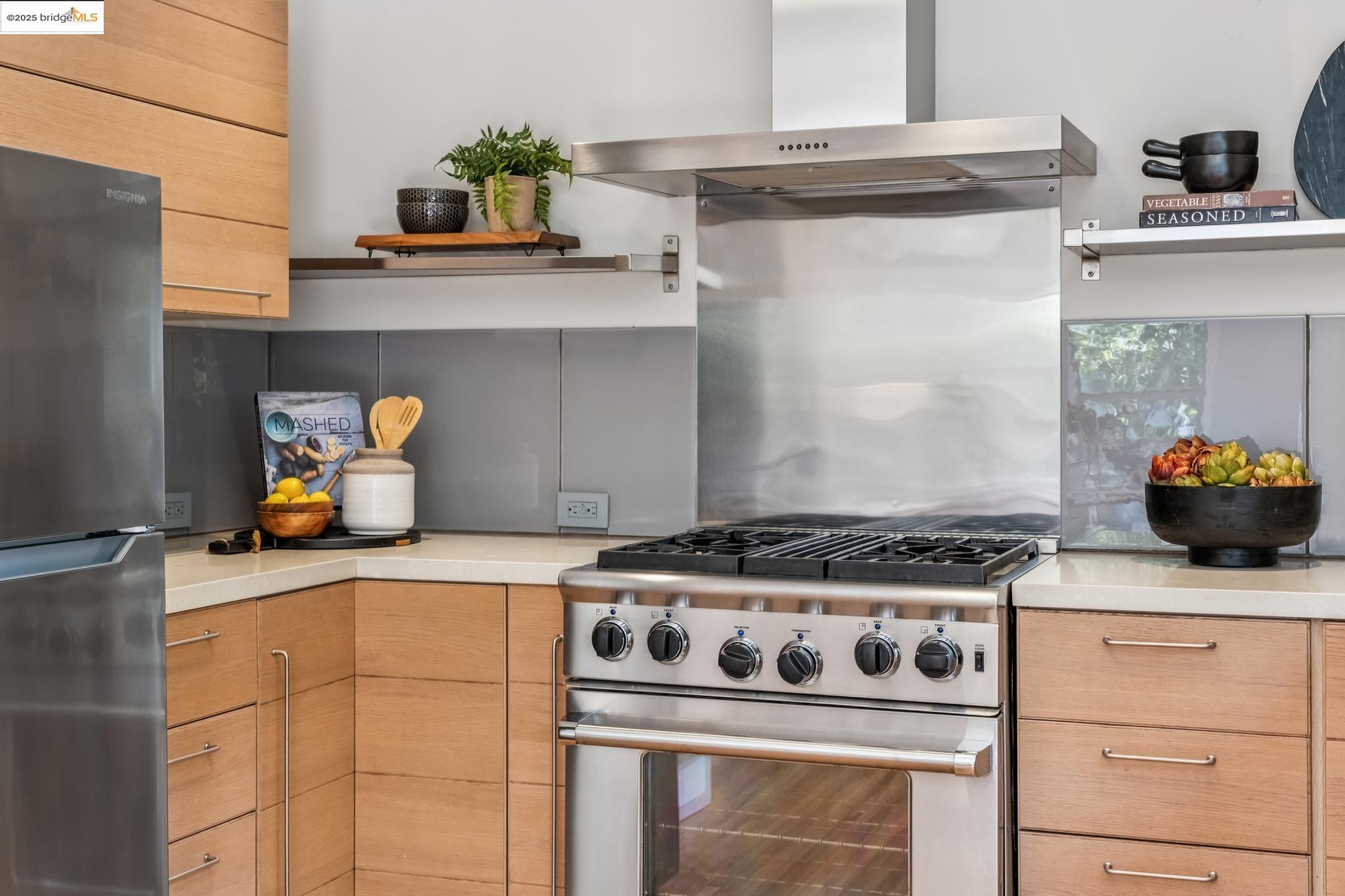 Detail Gallery Image 13 of 60 For 1708 Derby St, Berkeley,  CA 94703 - – Beds | – Baths