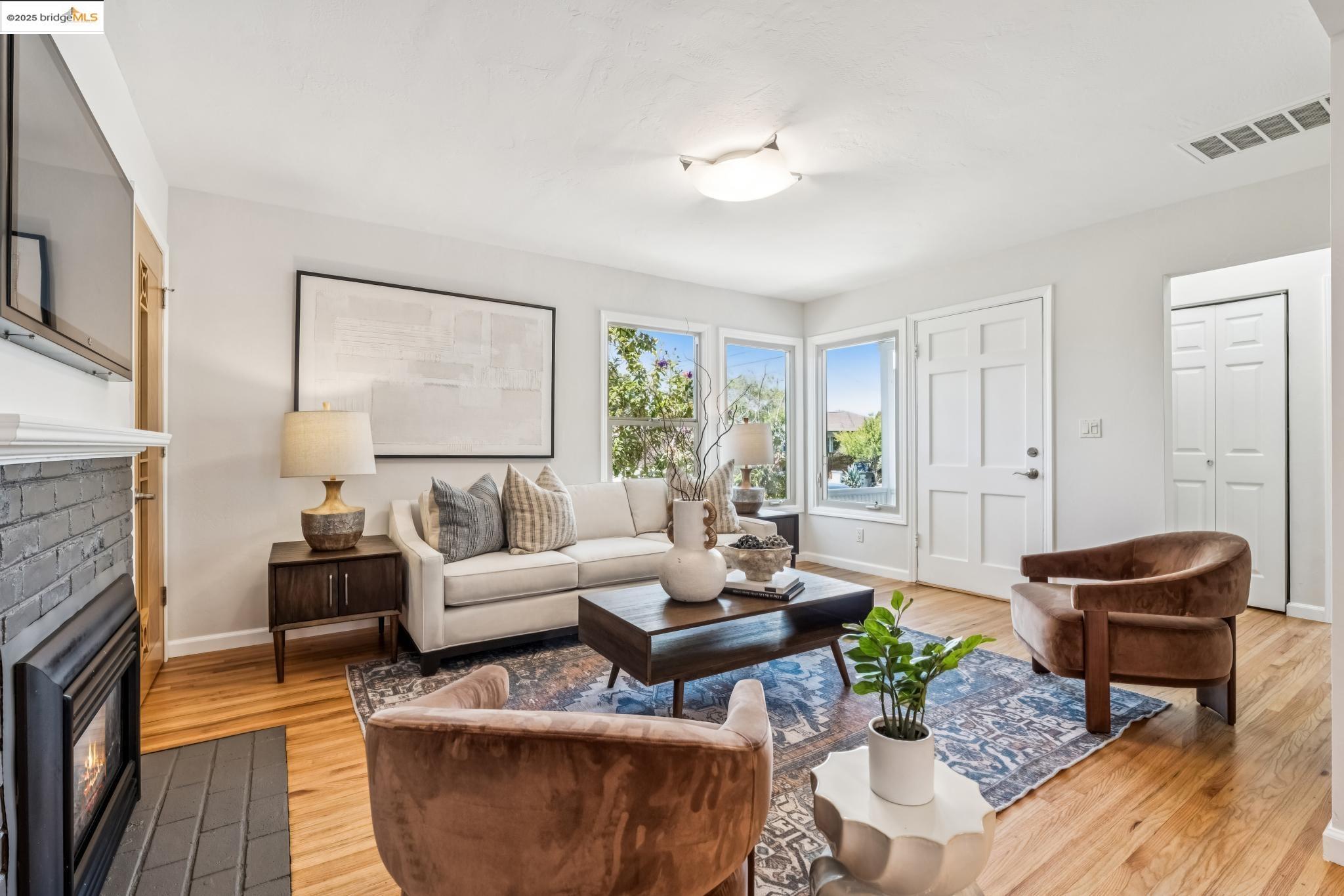 Detail Gallery Image 10 of 60 For 1708 Derby St, Berkeley,  CA 94703 - – Beds | – Baths