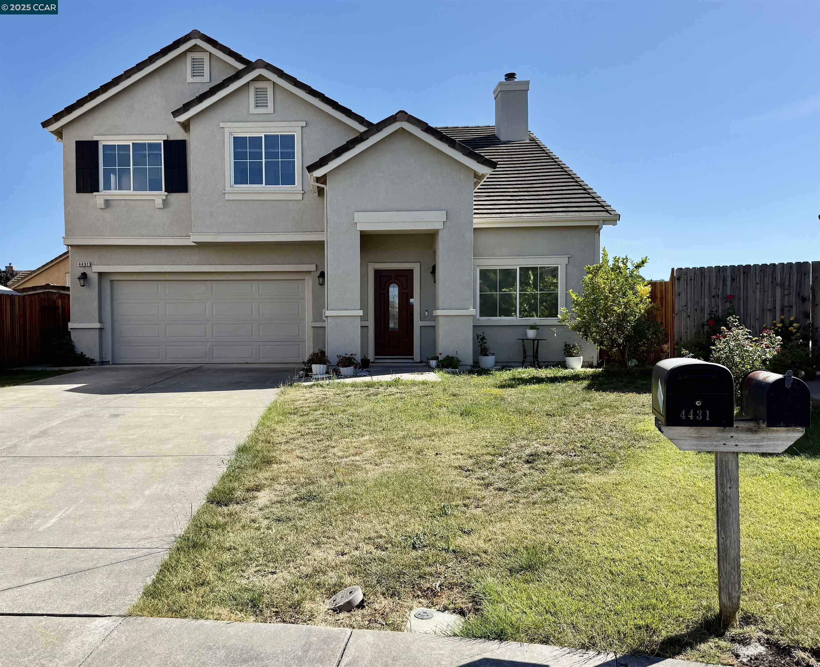 Detail Gallery Image 2 of 29 For 4431 Meadow Valley Cir, Fairfield,  CA 94534 - 4 Beds | 2/1 Baths
