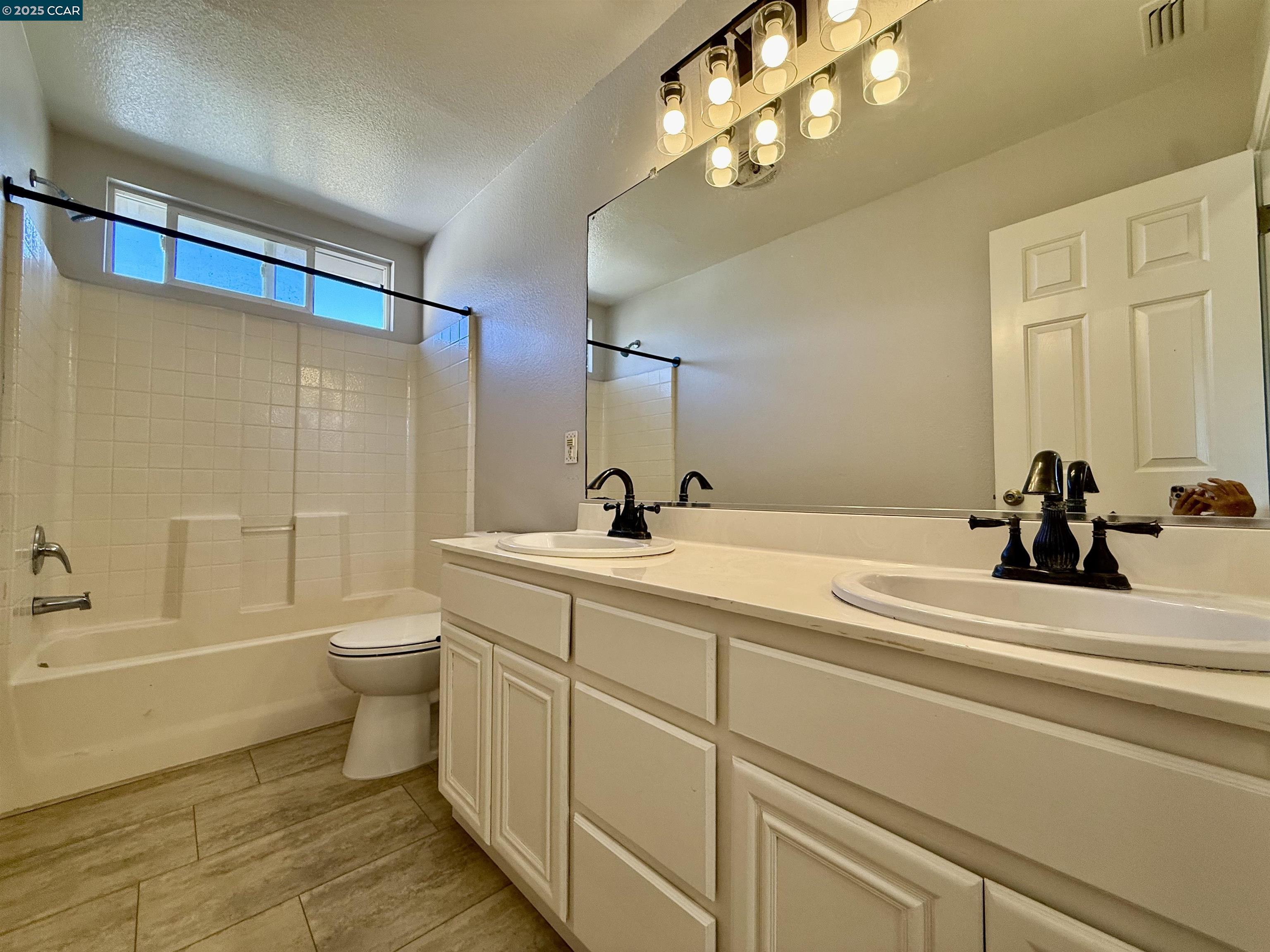 Detail Gallery Image 22 of 29 For 4431 Meadow Valley Cir, Fairfield,  CA 94534 - 4 Beds | 2/1 Baths