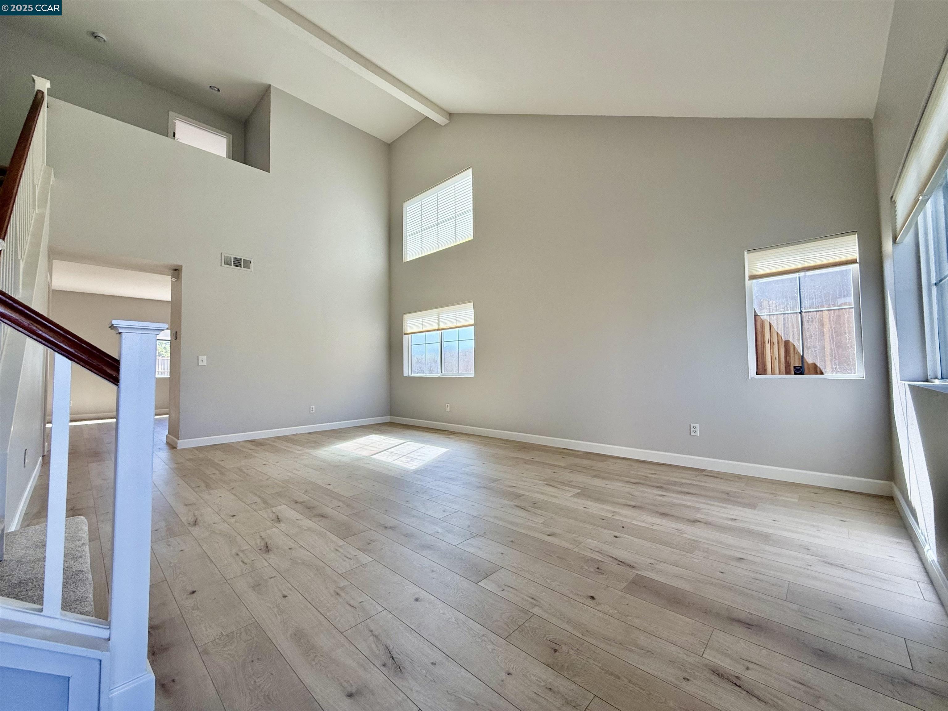 Detail Gallery Image 4 of 29 For 4431 Meadow Valley Cir, Fairfield,  CA 94534 - 4 Beds | 2/1 Baths