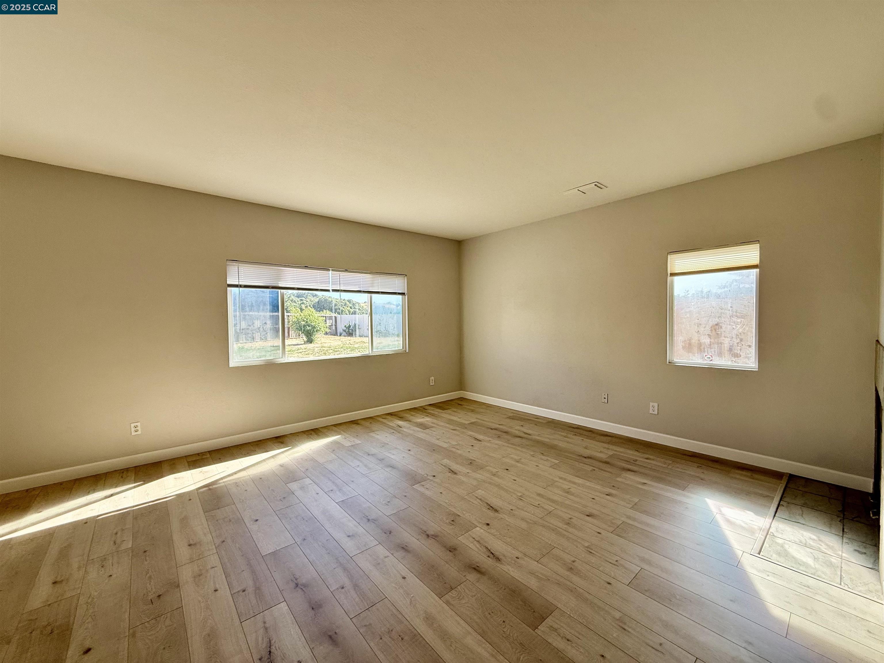 Detail Gallery Image 9 of 29 For 4431 Meadow Valley Cir, Fairfield,  CA 94534 - 4 Beds | 2/1 Baths